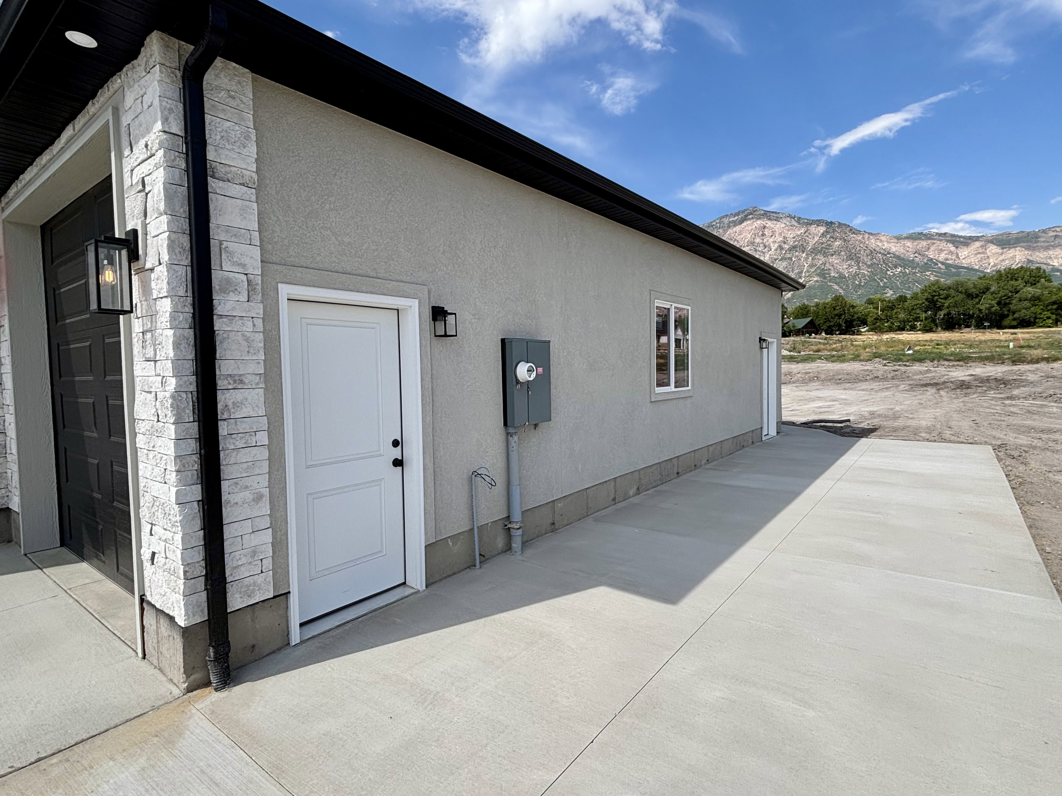Large extended RV pad