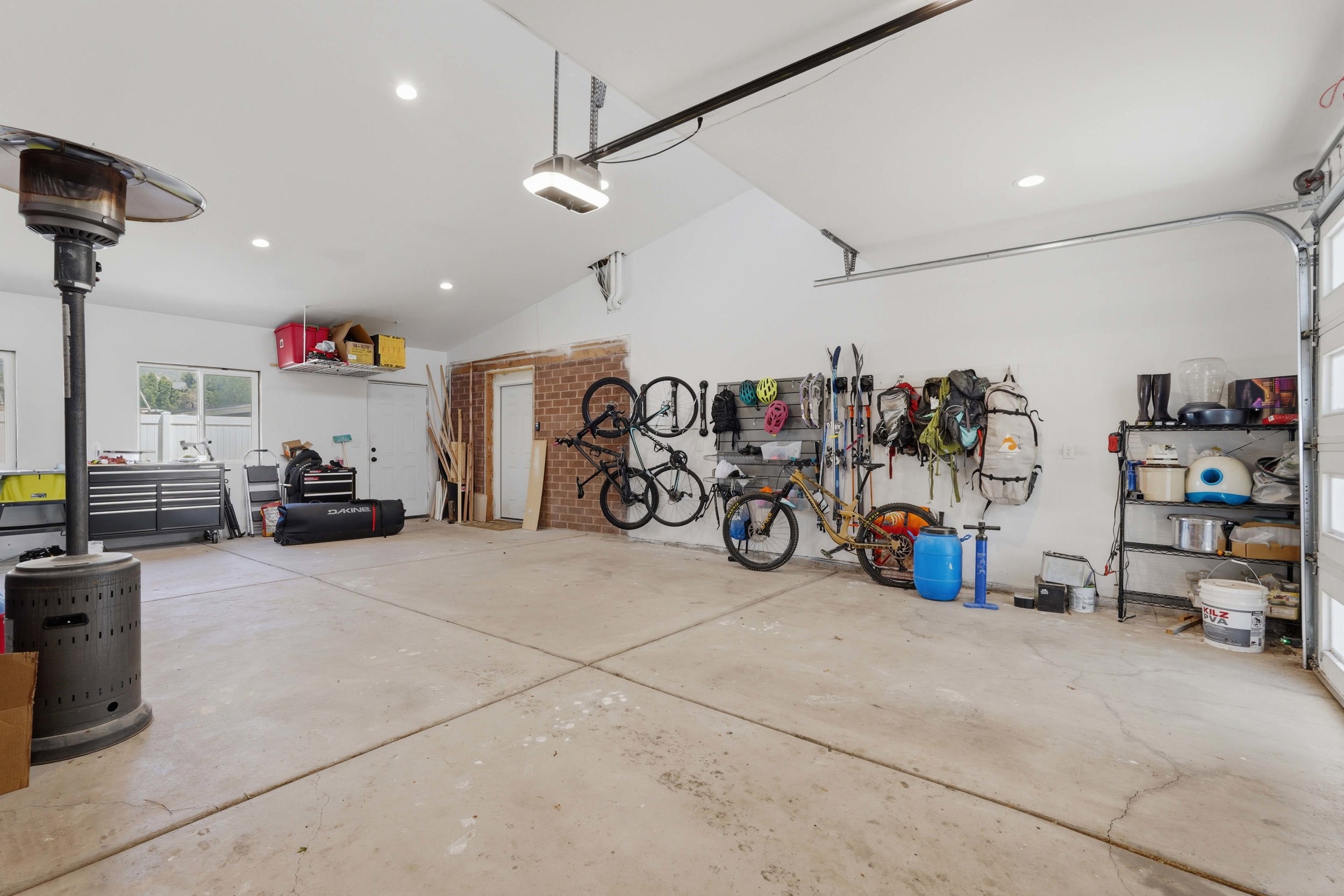 Oversized garage 31x22