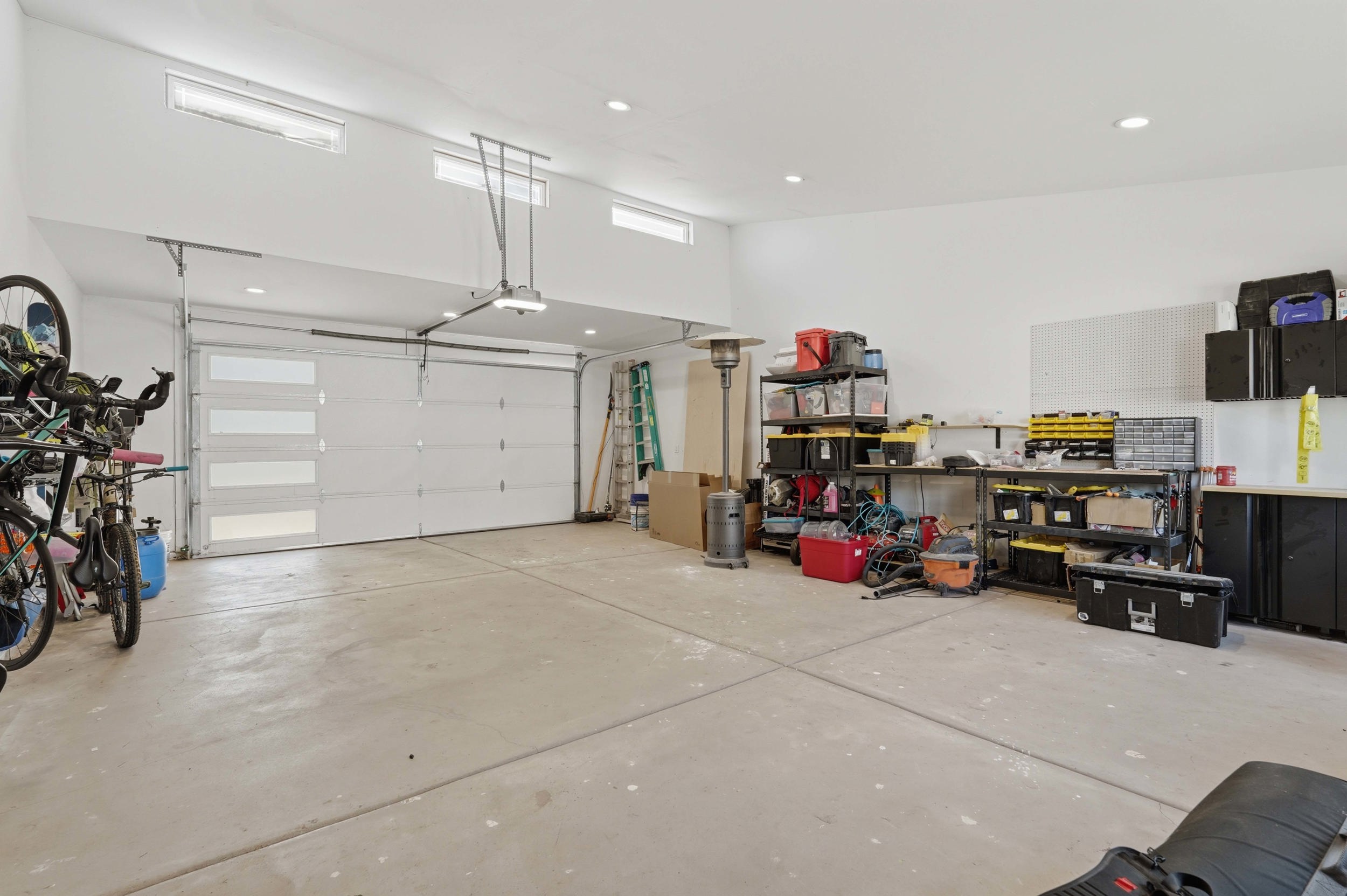 Oversized garage 31x22