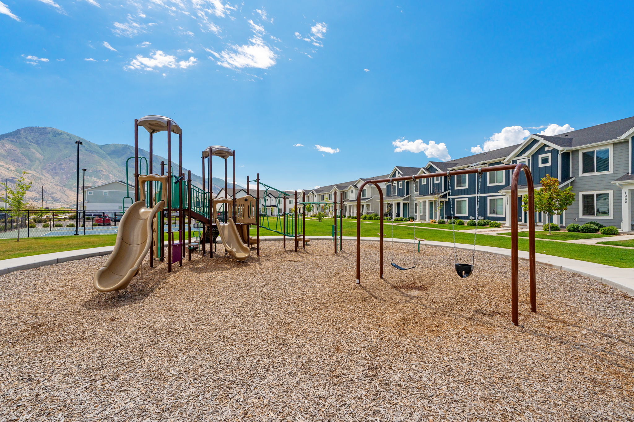 Community/complex playground.