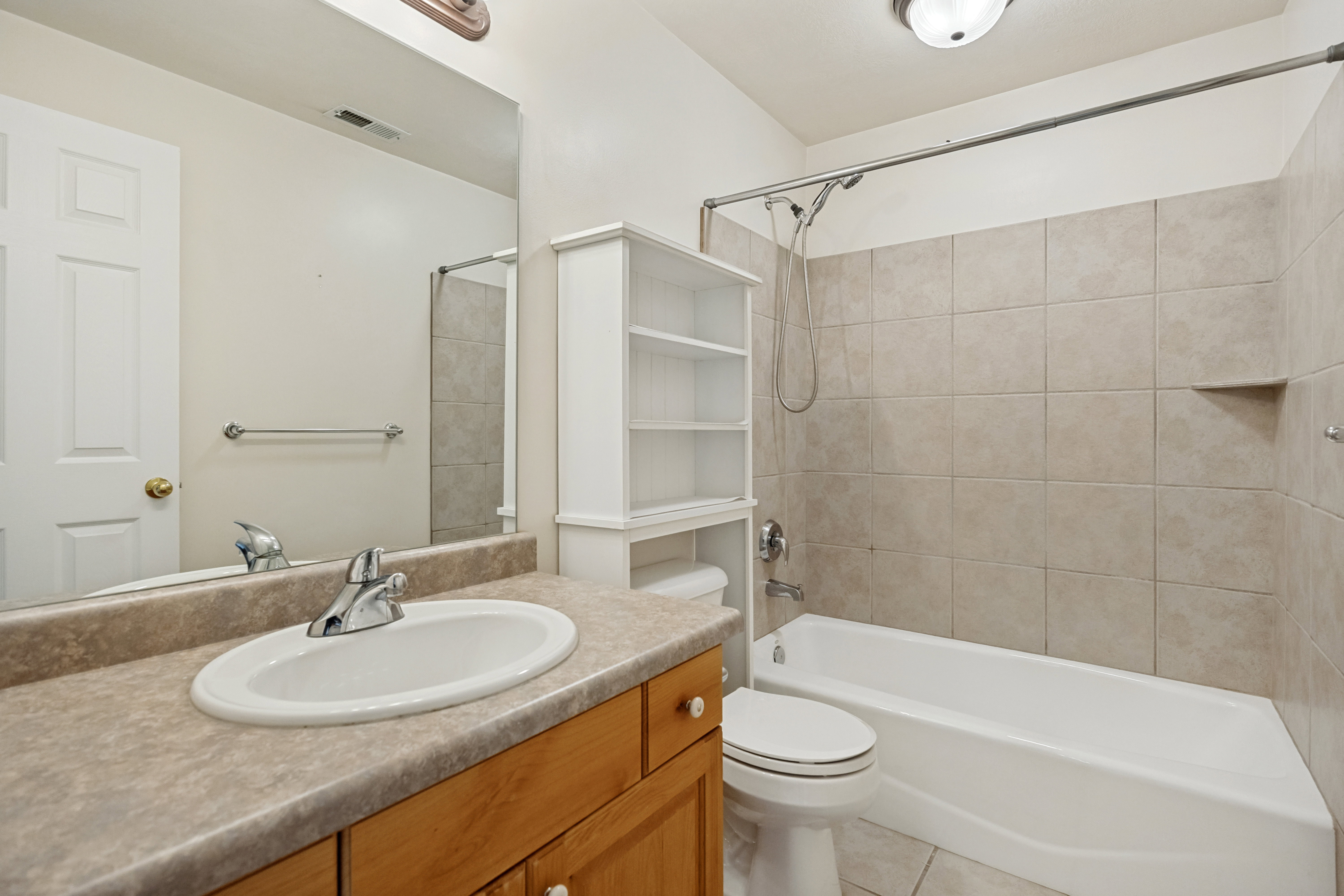 Basement full bathroom