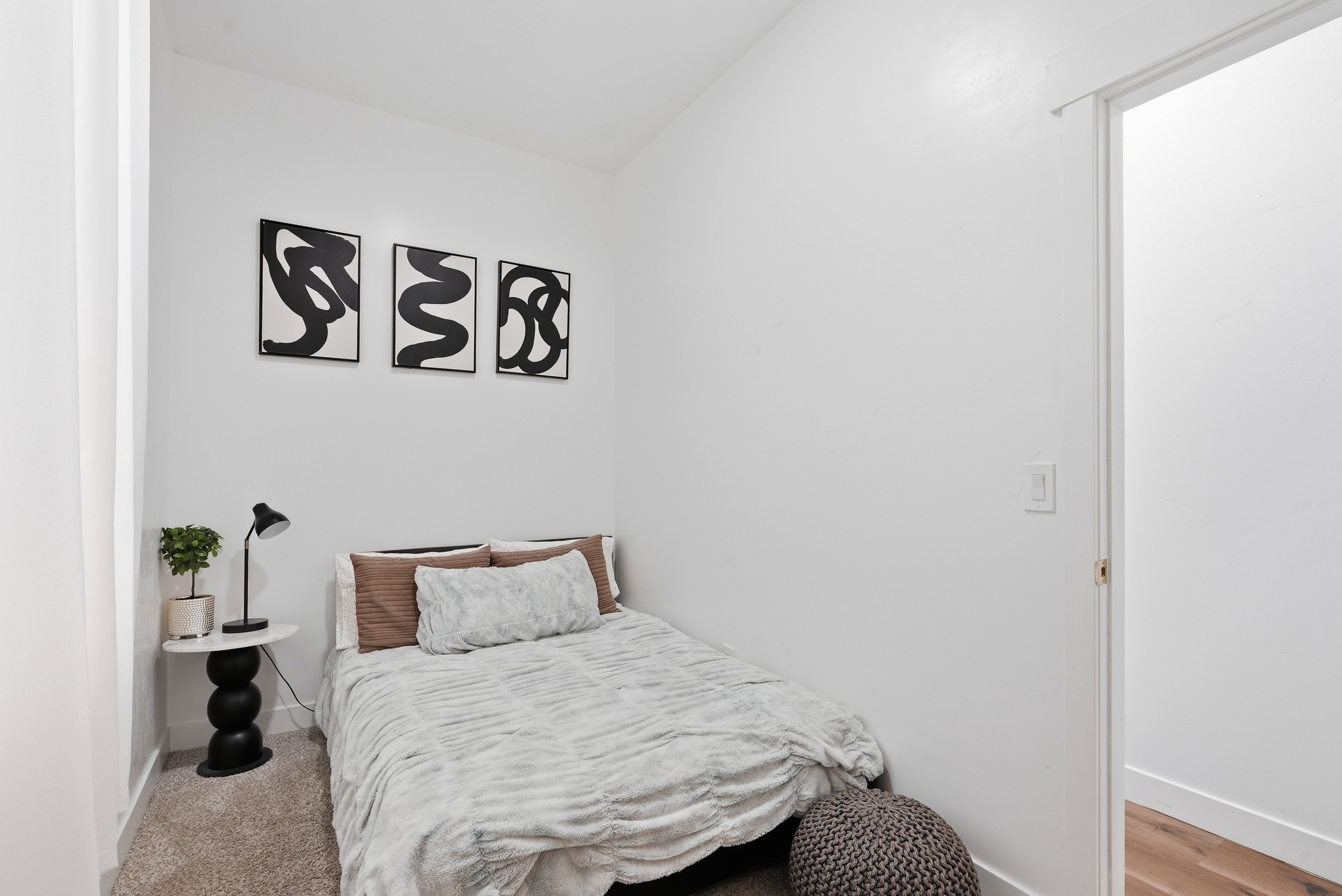 2 Bedroom & 1.5 Bathrooms
