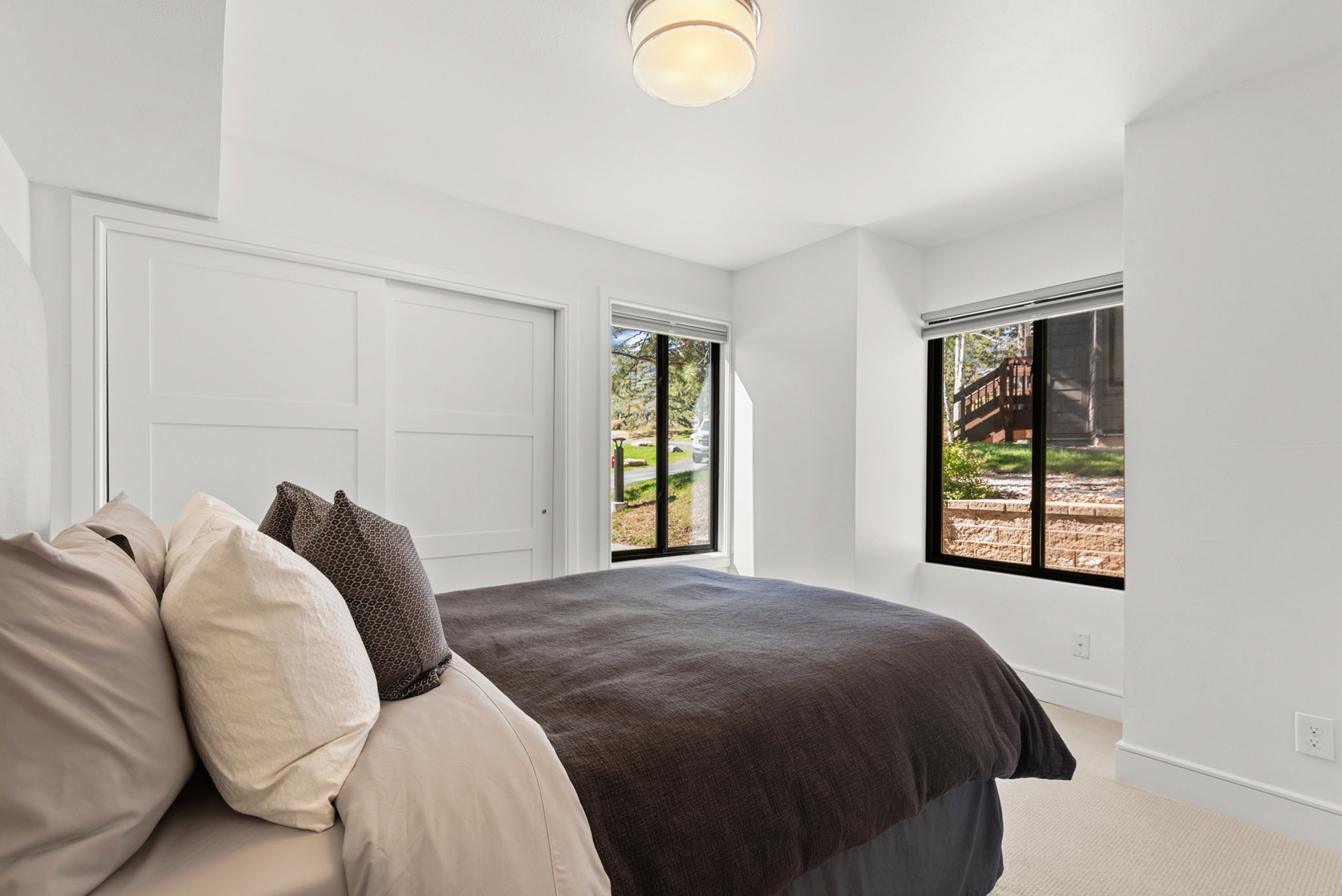 Guest bedroom