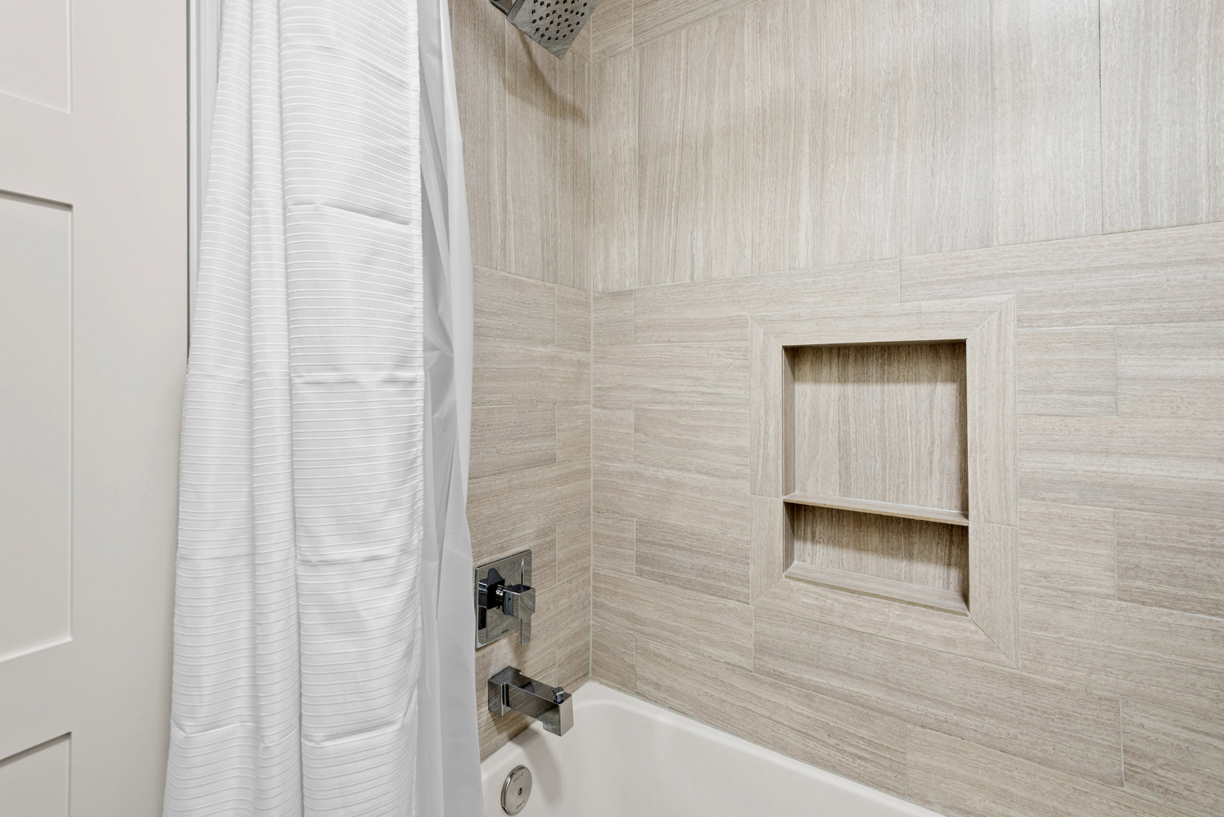 Guest bathroom 2