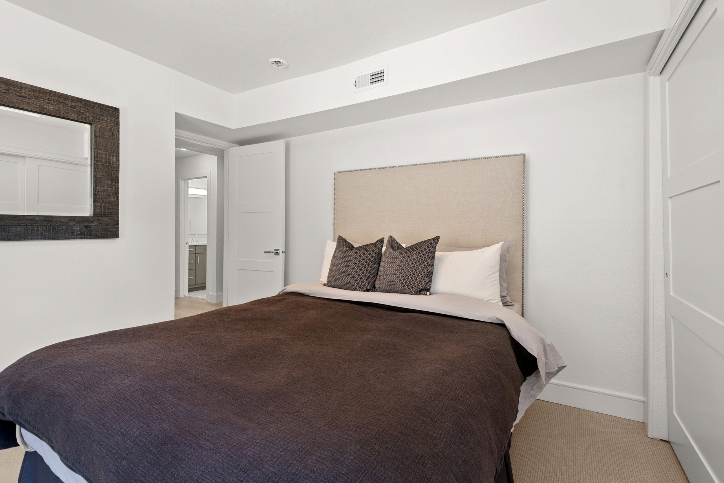 Guest bedroom