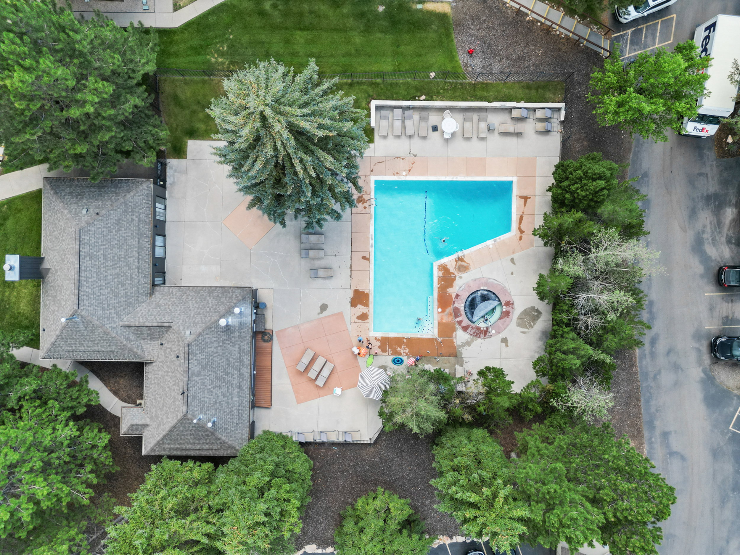 Pool, hot tub and club house