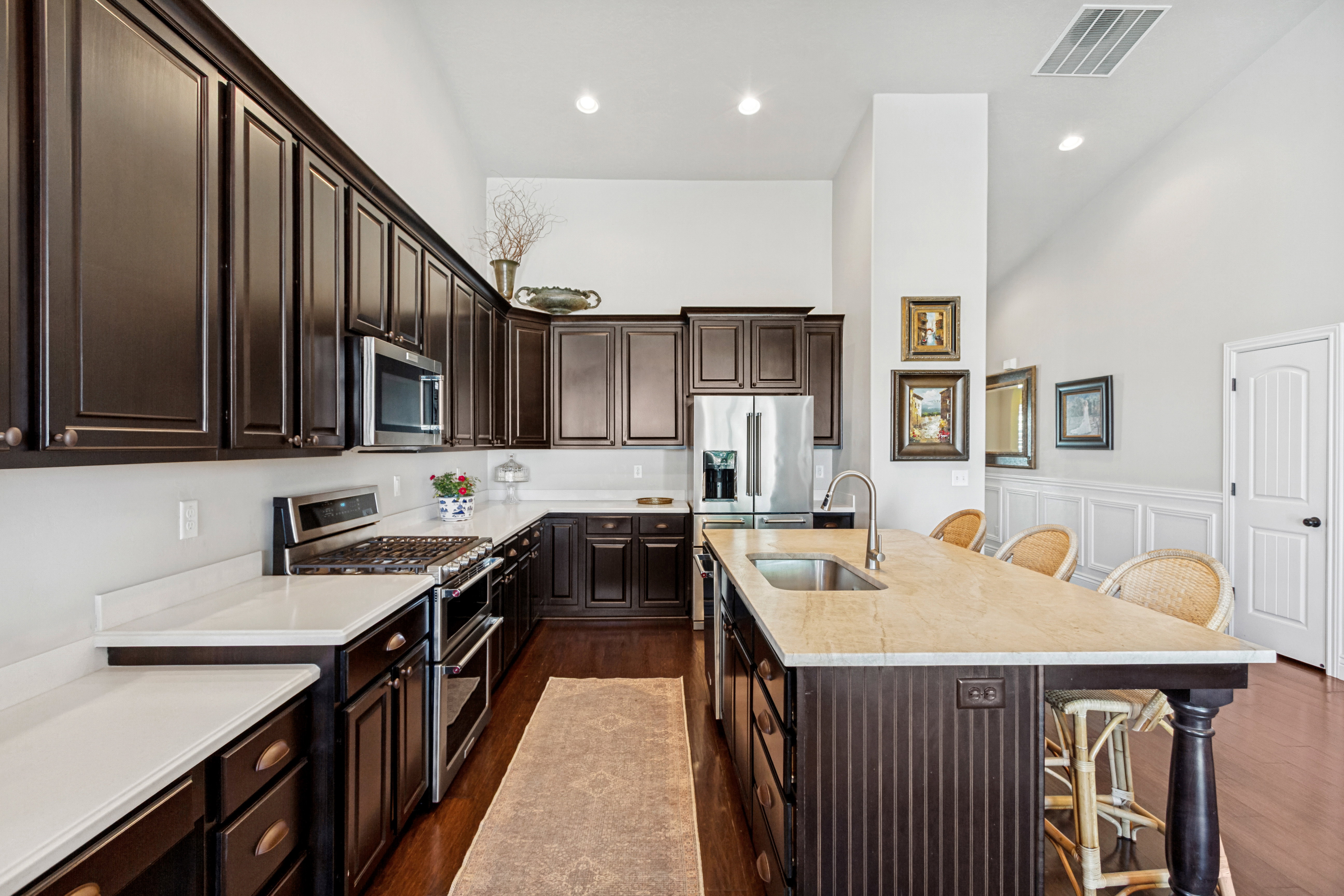 Leather Taj Mahal quartzite island