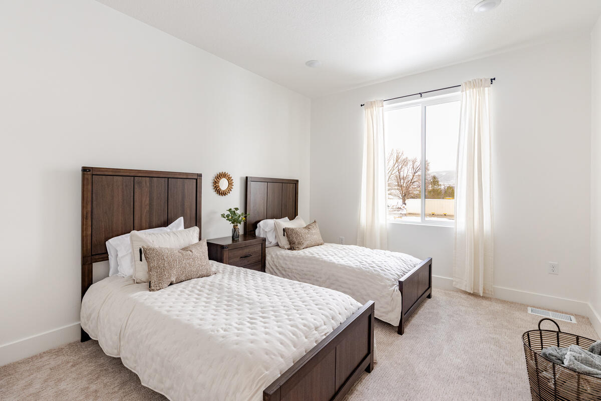 Another view of 3rd bedroom, excellent natural light (east facing window)
