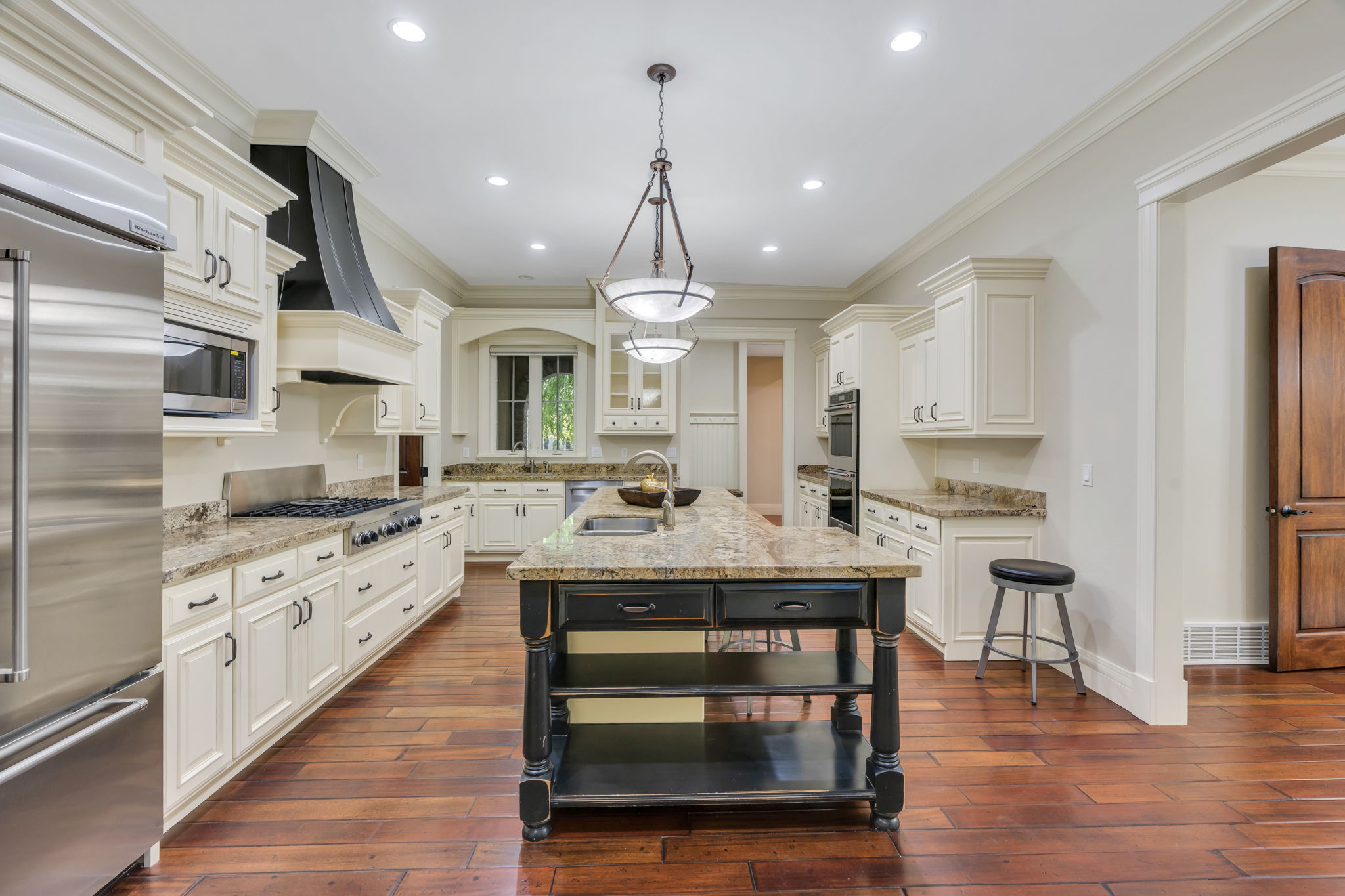 Kitchen island with double sink
