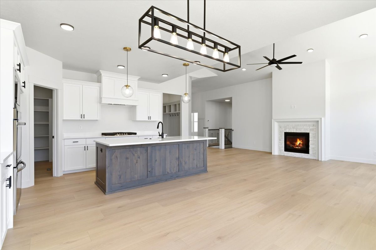 Photo of similar home - Finishes may vary