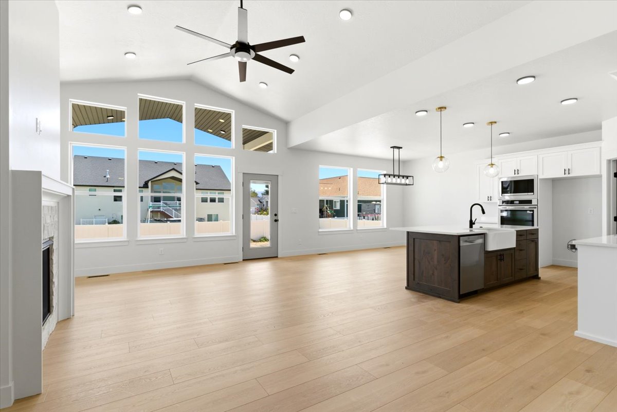 Photo of similar home - Finishes may vary