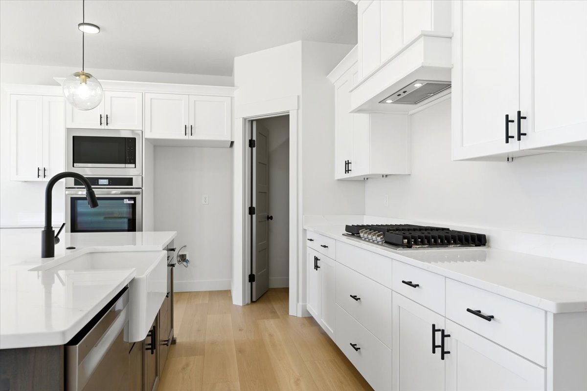 Photo of similar home - Finishes may vary