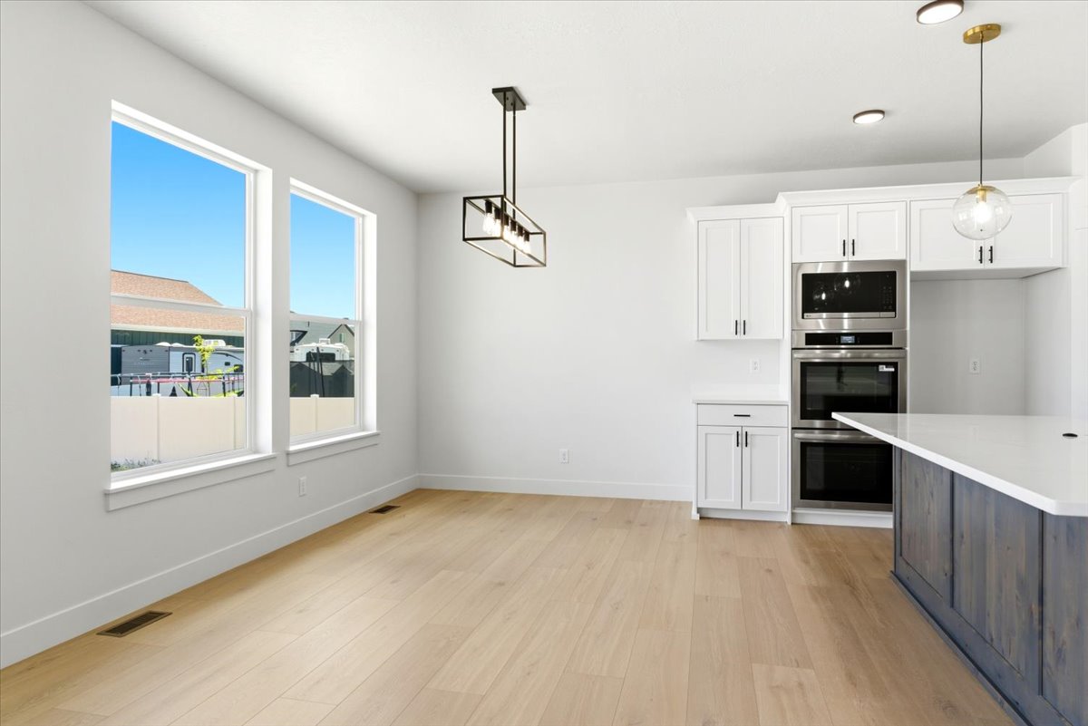 Photo of similar home - Finishes may vary