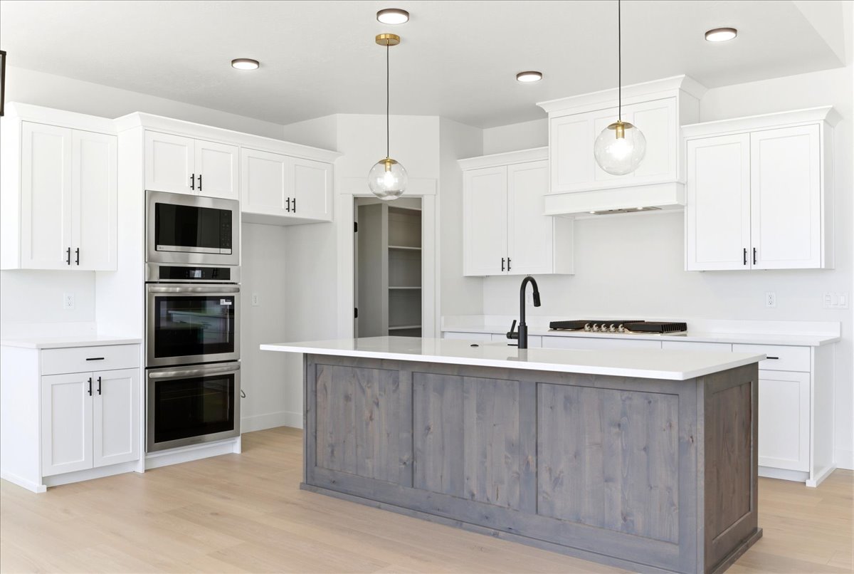 Photo of similar home - Finishes may vary