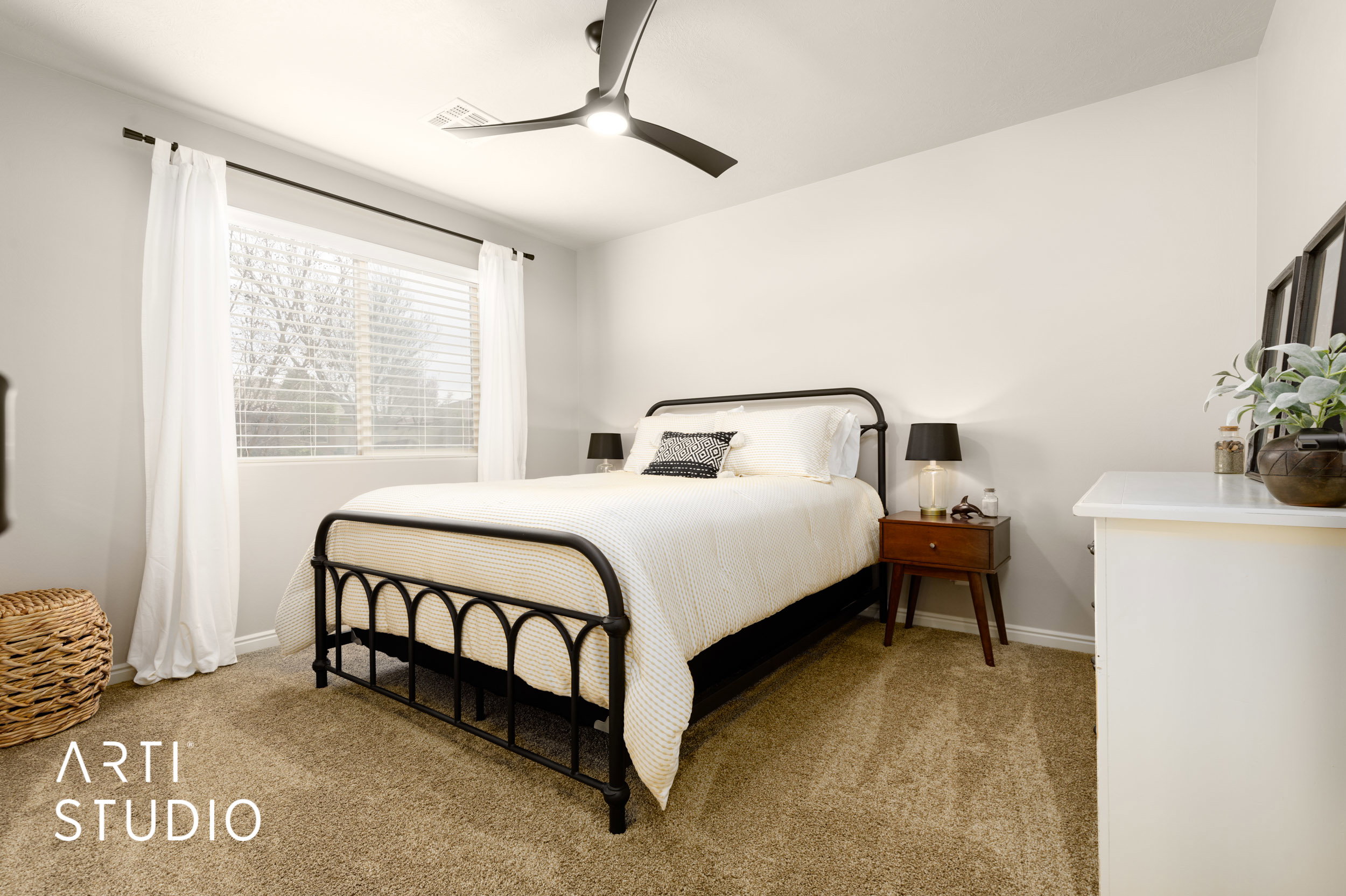 Guest bedroom 1