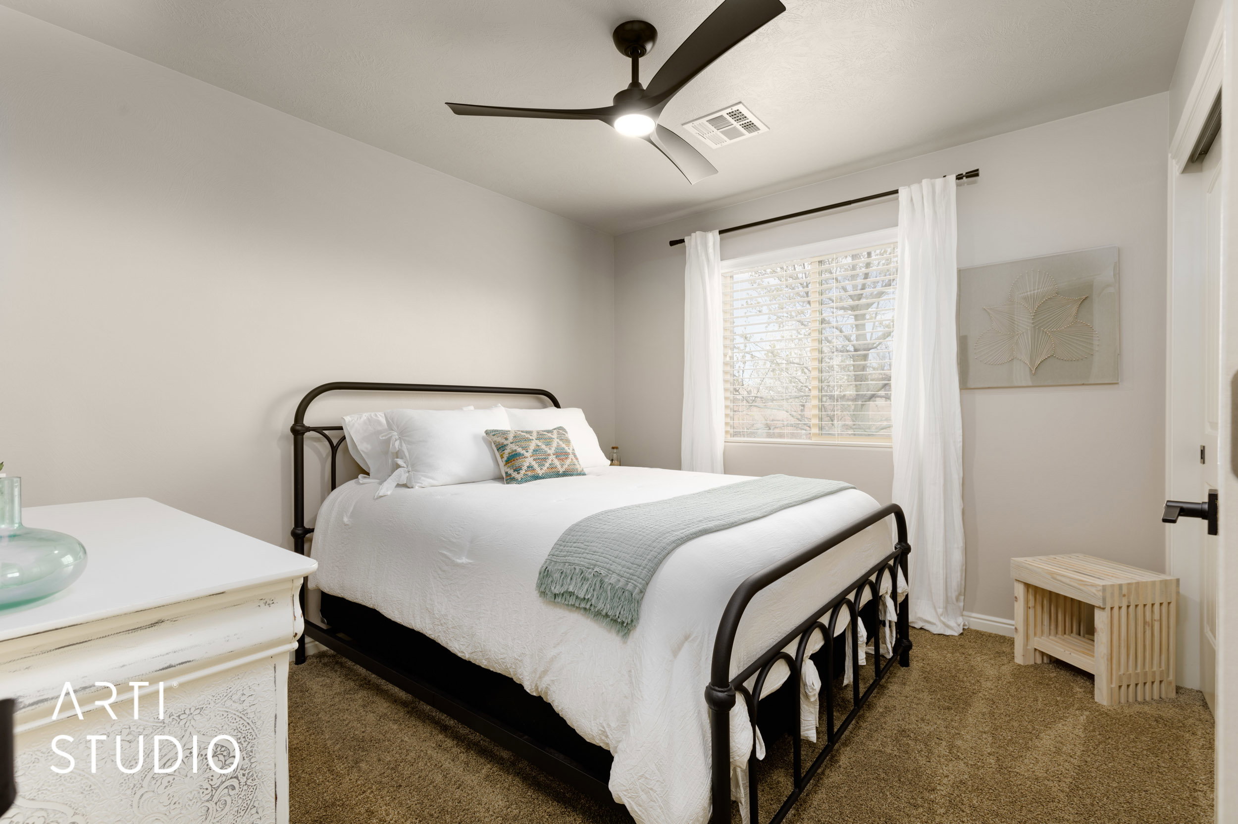 Guest bedroom 2