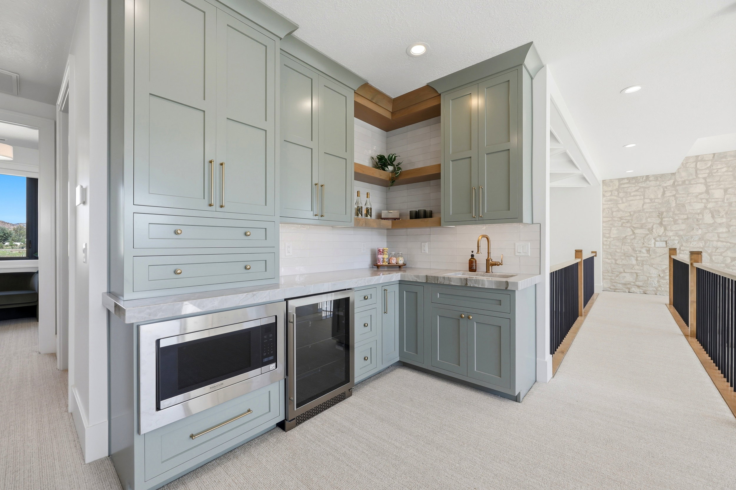 Upstairs family room wet bar