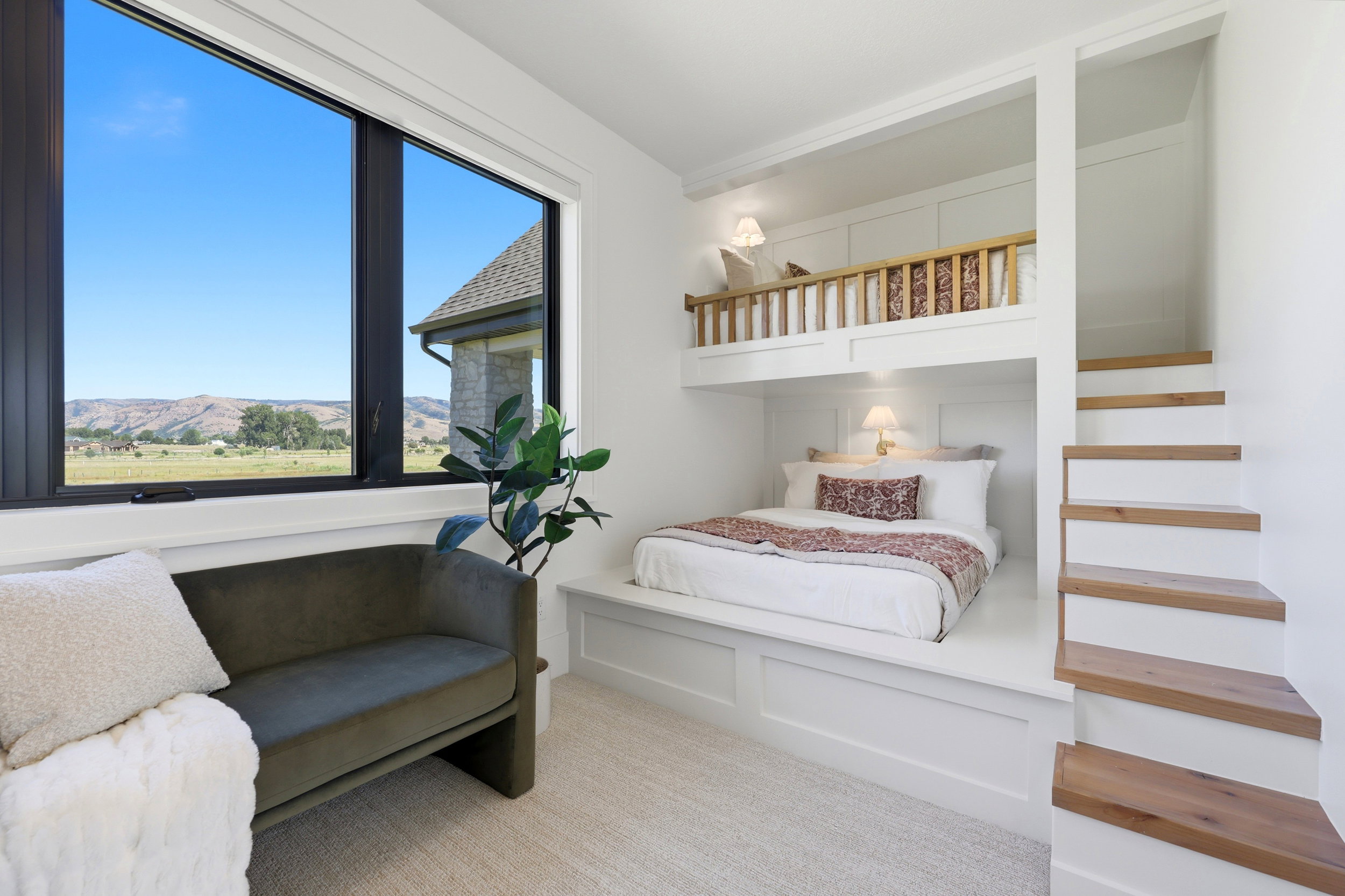 Kids bunk room