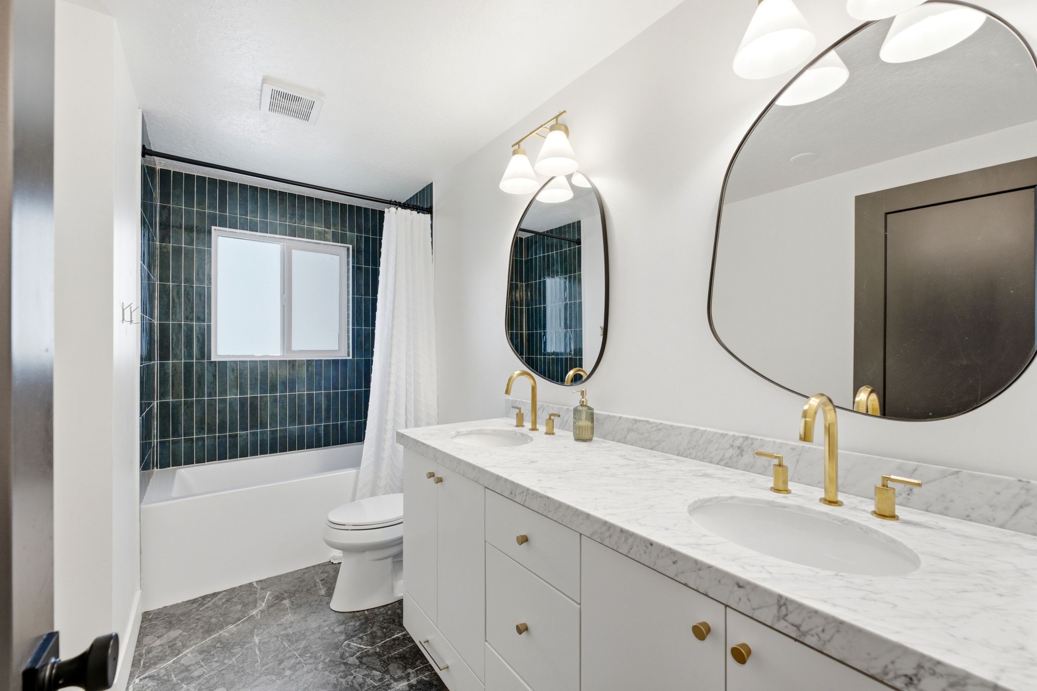 full bathroom main level