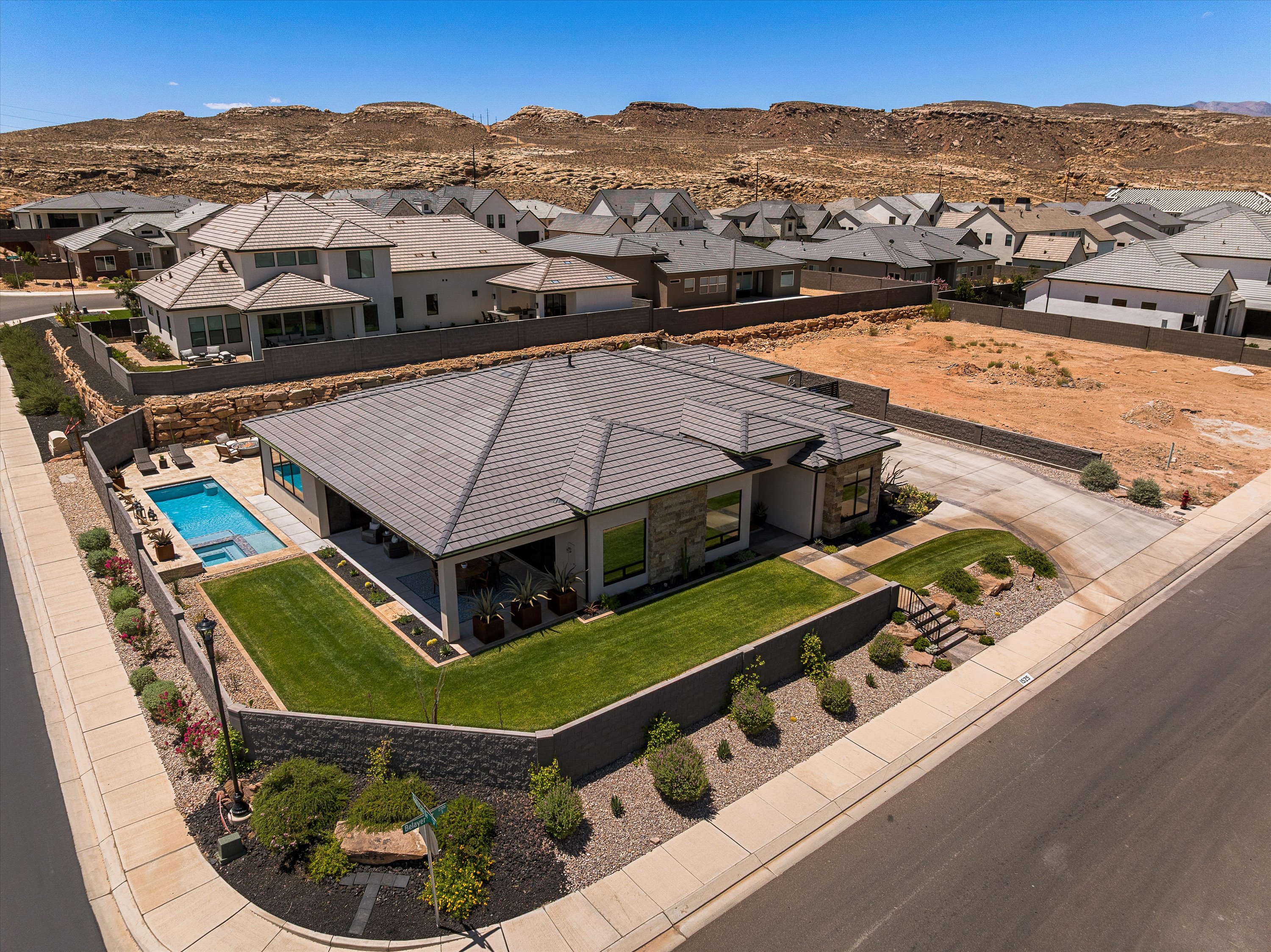 Fully Landscaped, Close to Moe's Hiking Trail