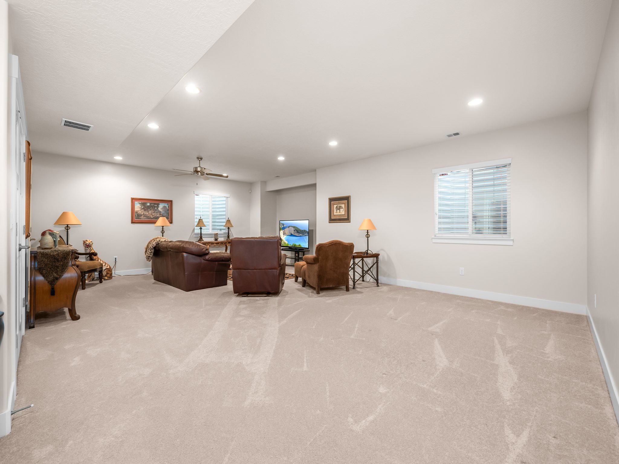 Spacious recreation room