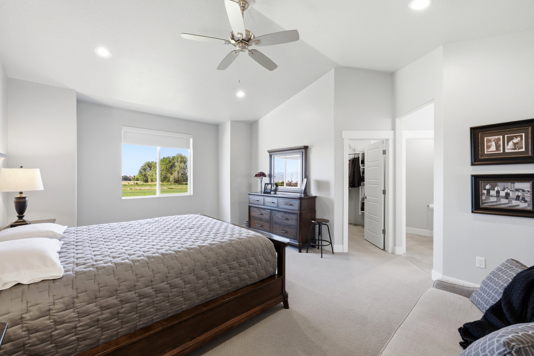 Main level primary bedroom