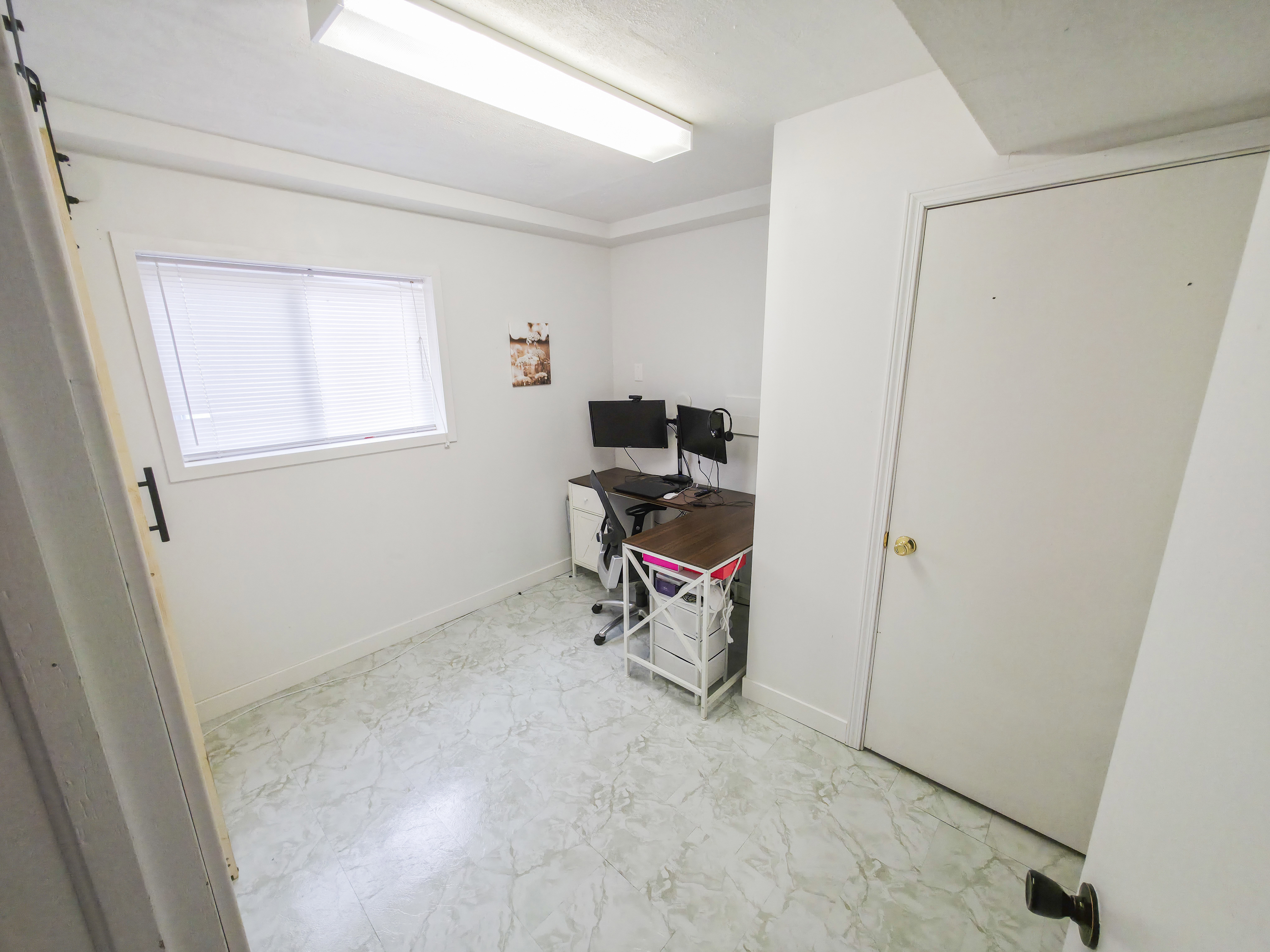 Bedroom 3: closet on right.