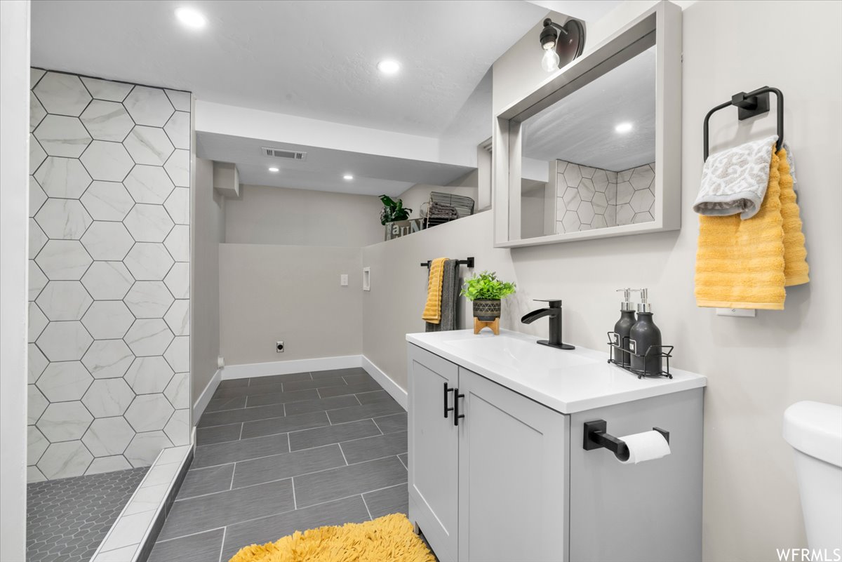 Older photo to show the beautiful tile work.