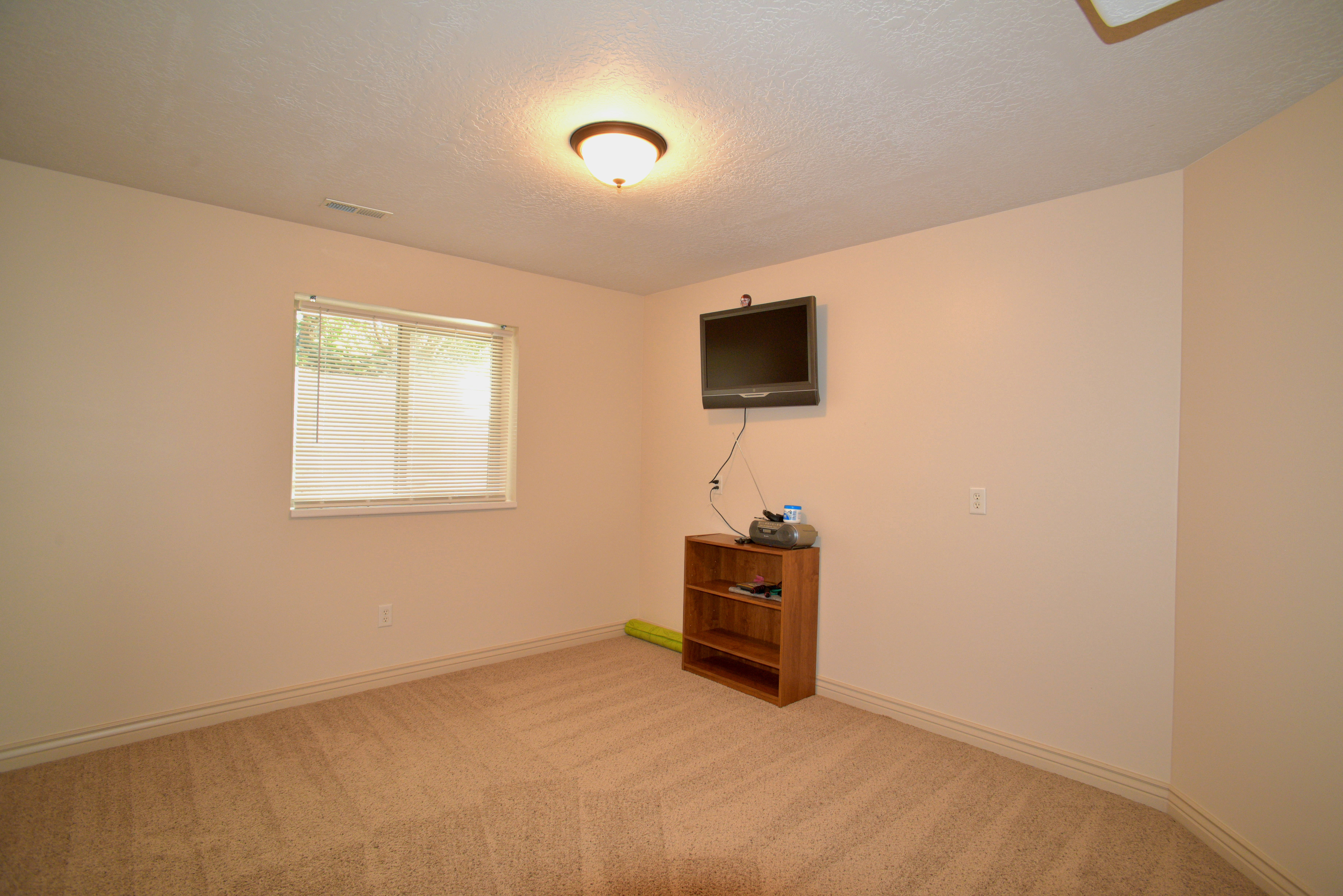 THIRD BEDROOM DOWN