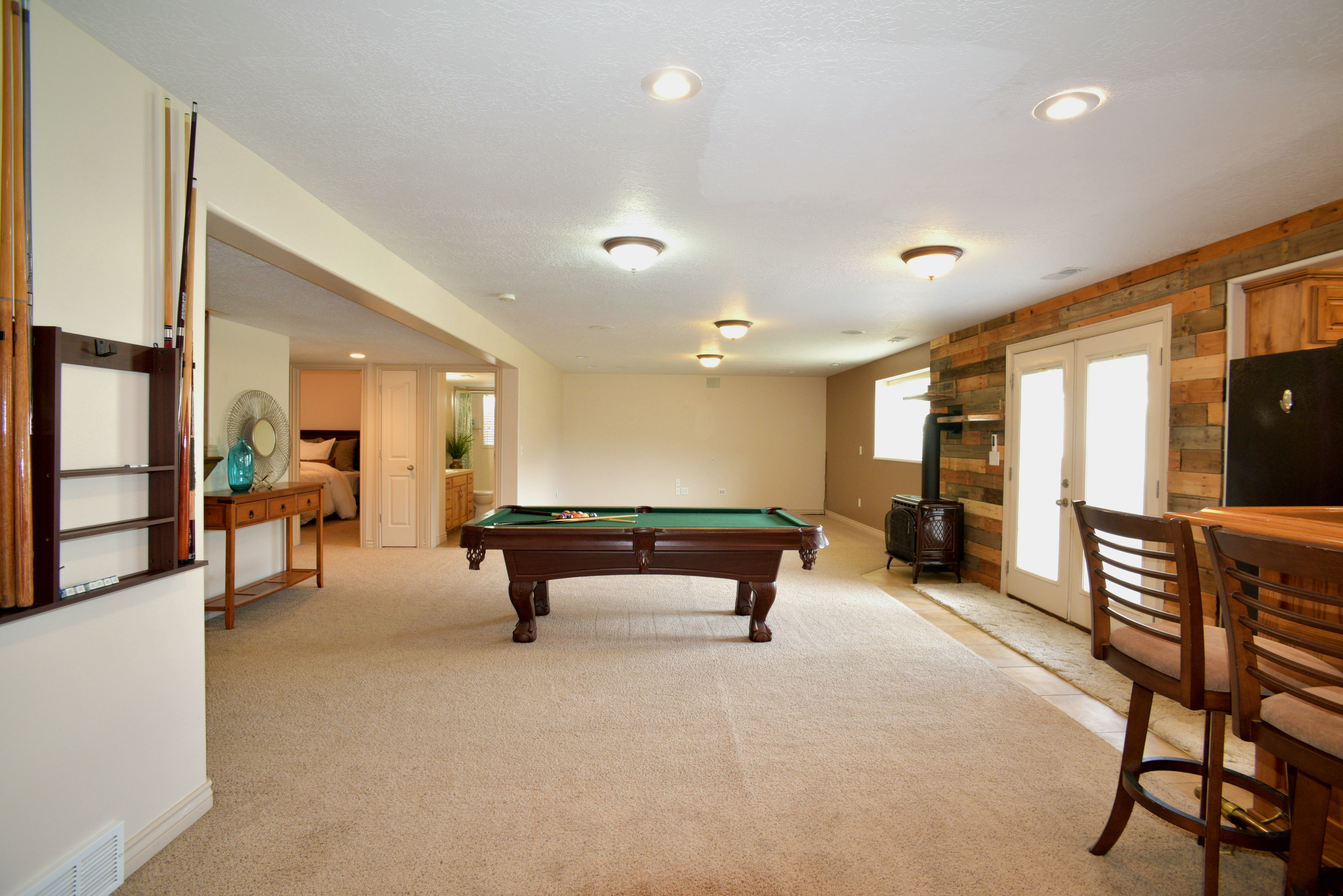 DINING AREA FOR THE KITCHEN DOWN