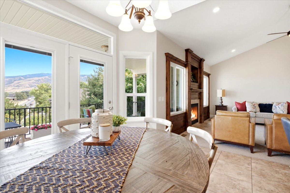 Dining area with direct access to an outdoor balcony