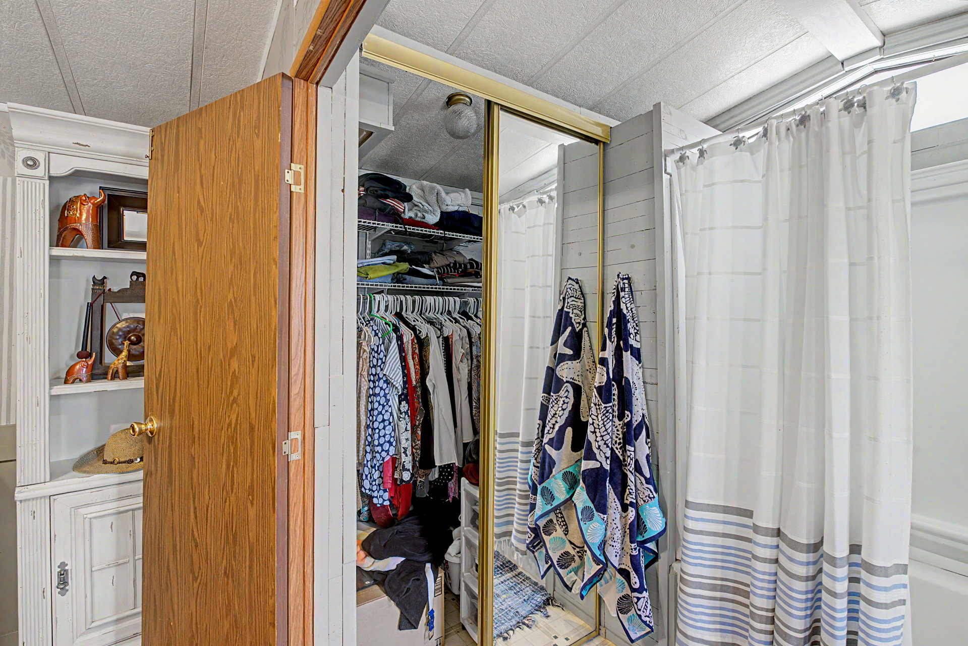 Built-in shelving unit with decorative trim