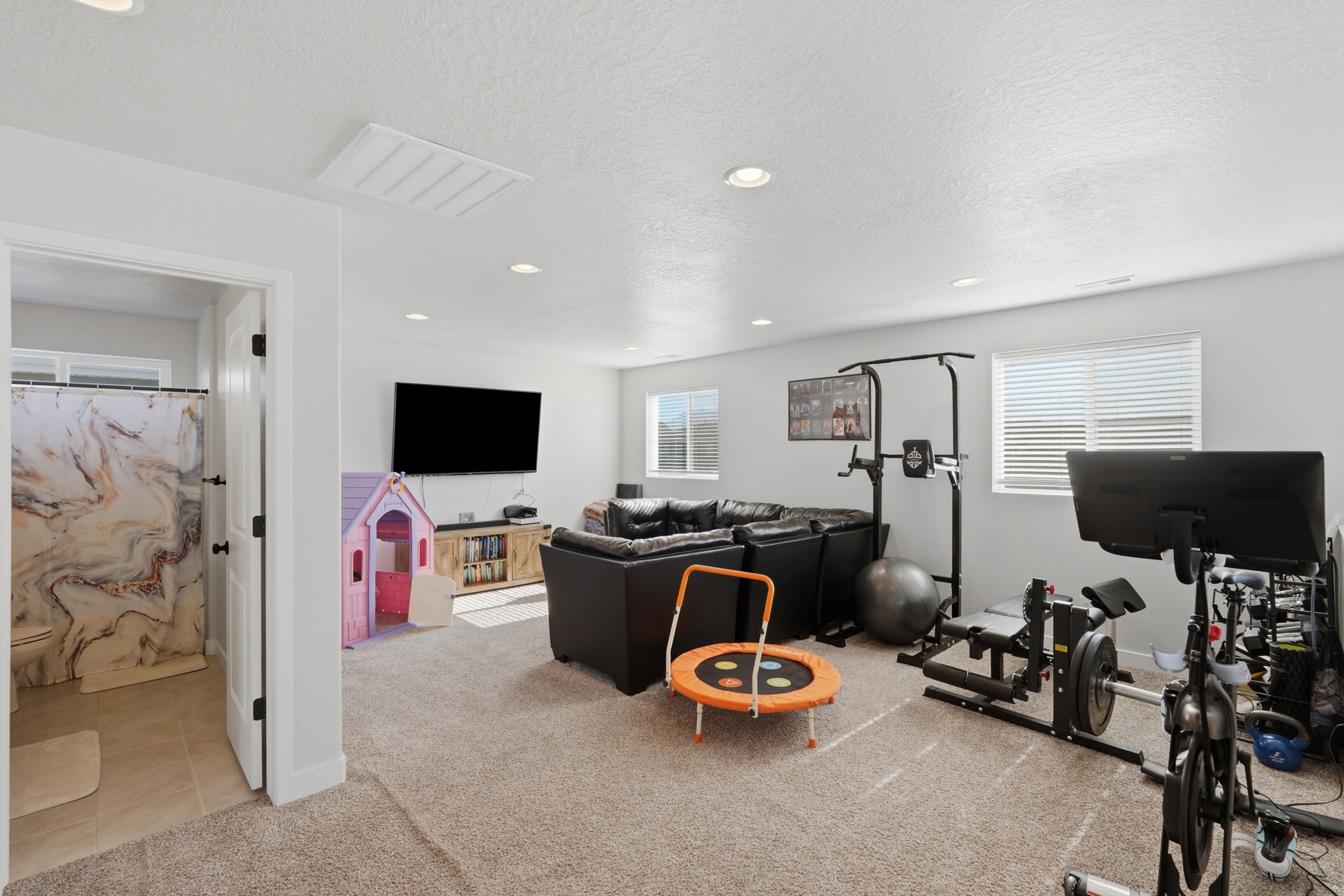 Upstairs living space/loft