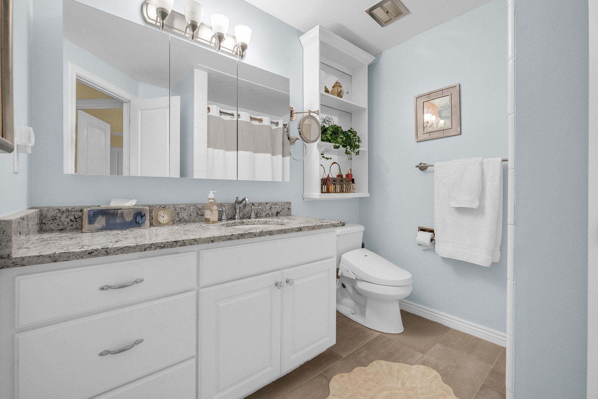 Main bathroom
