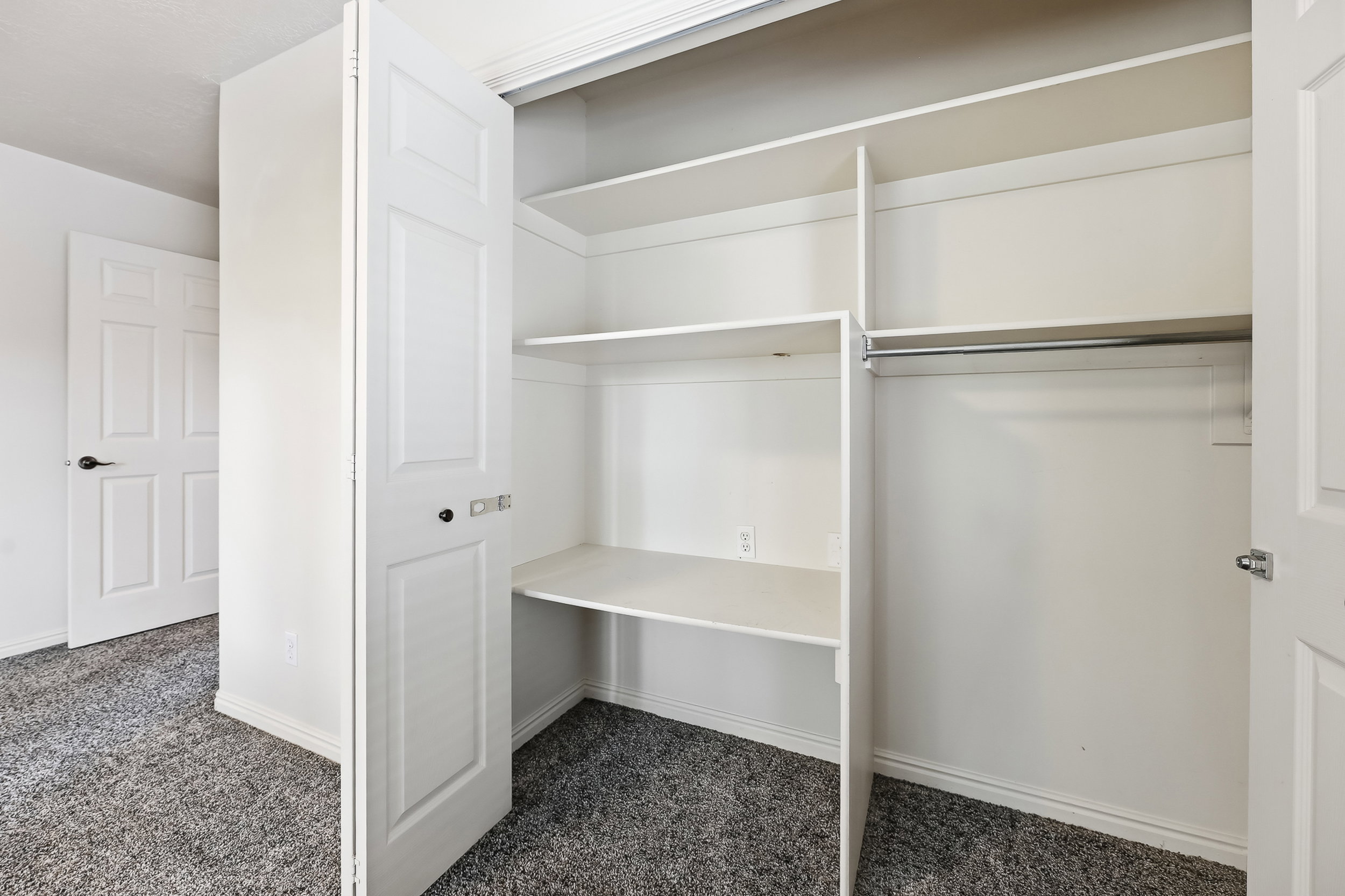 Bedroom/Office