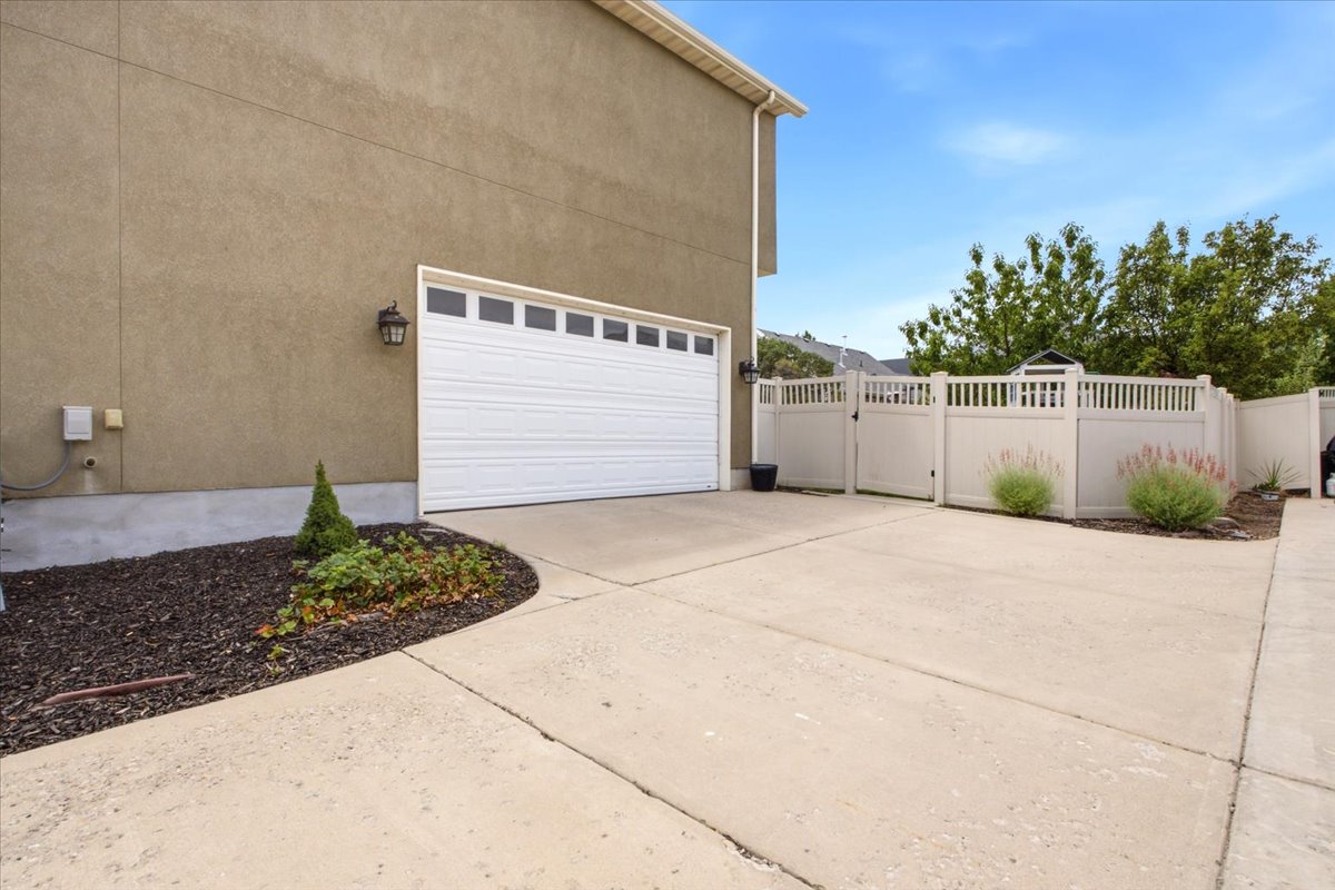 2 Car Garage