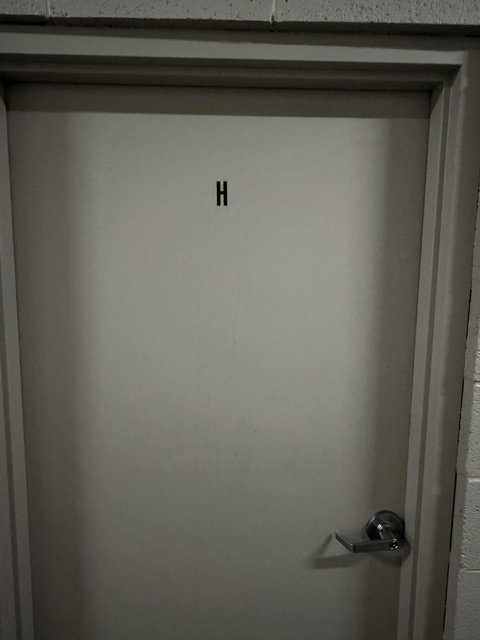 Staorage unit Door H space 86