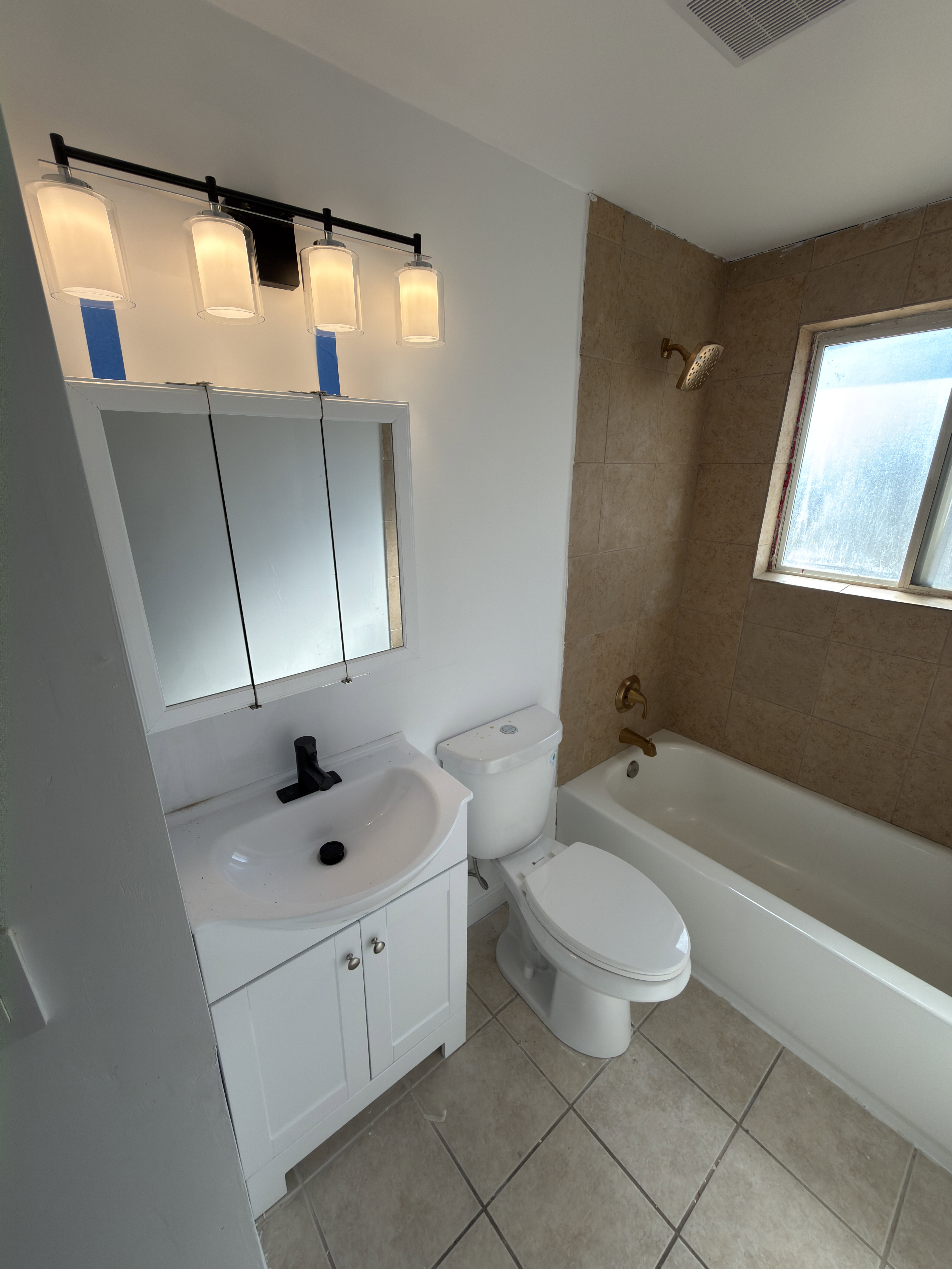 Main level bath