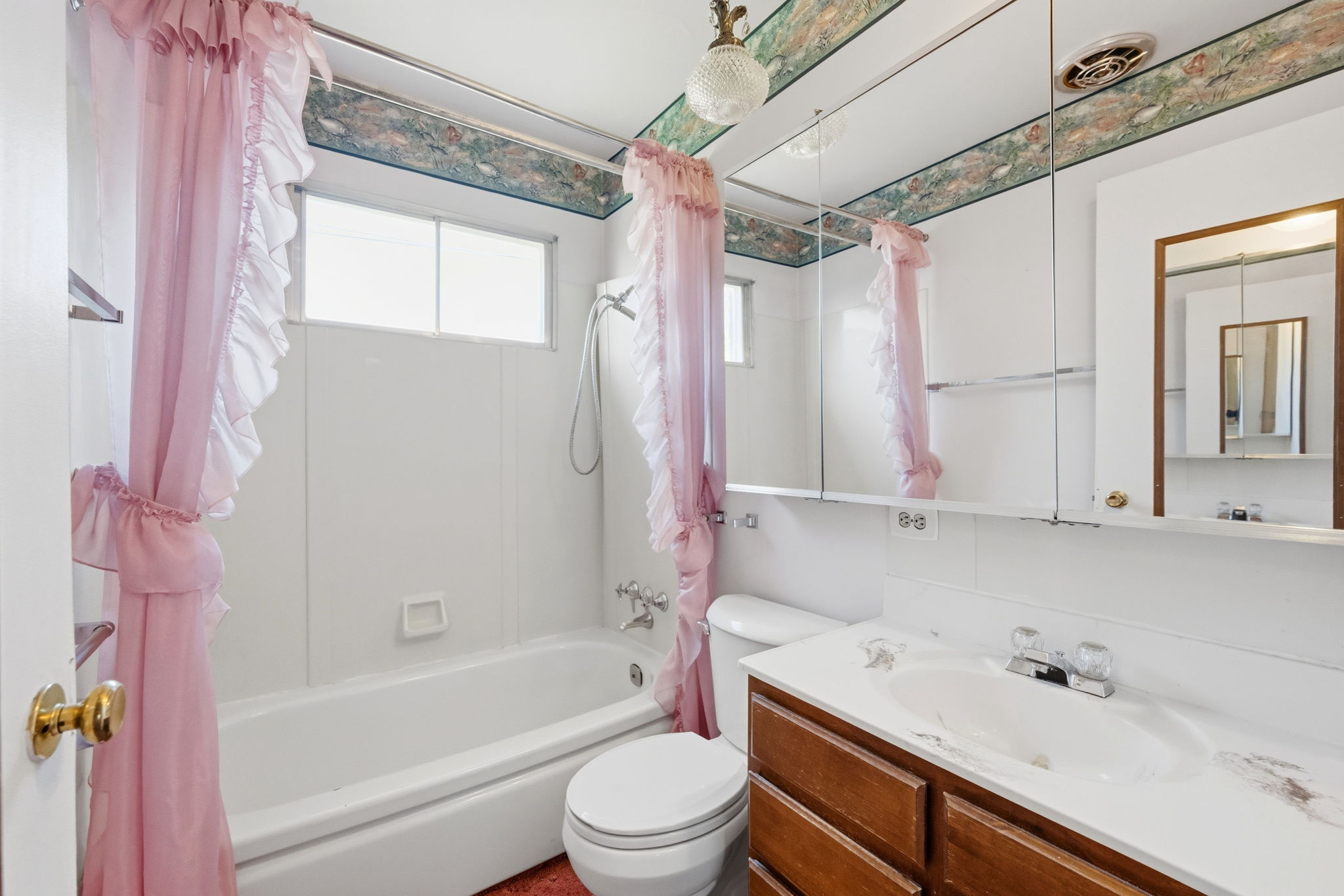 Full Hall Bathroom