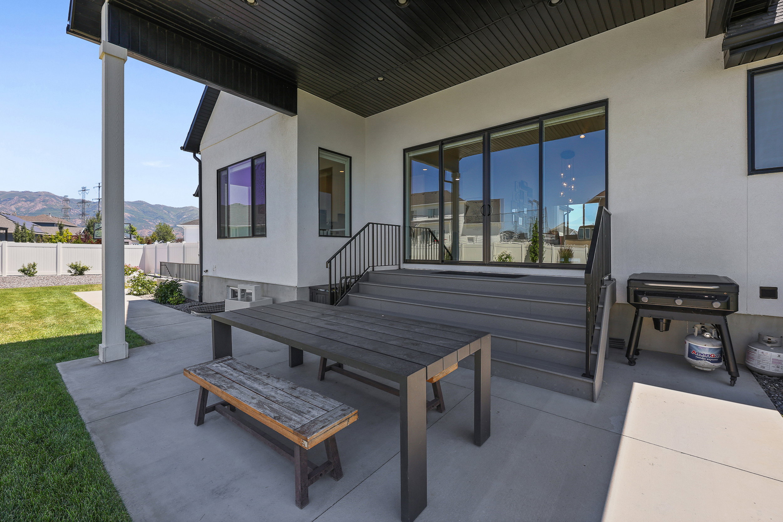 Covered patio featuring a concrete surface