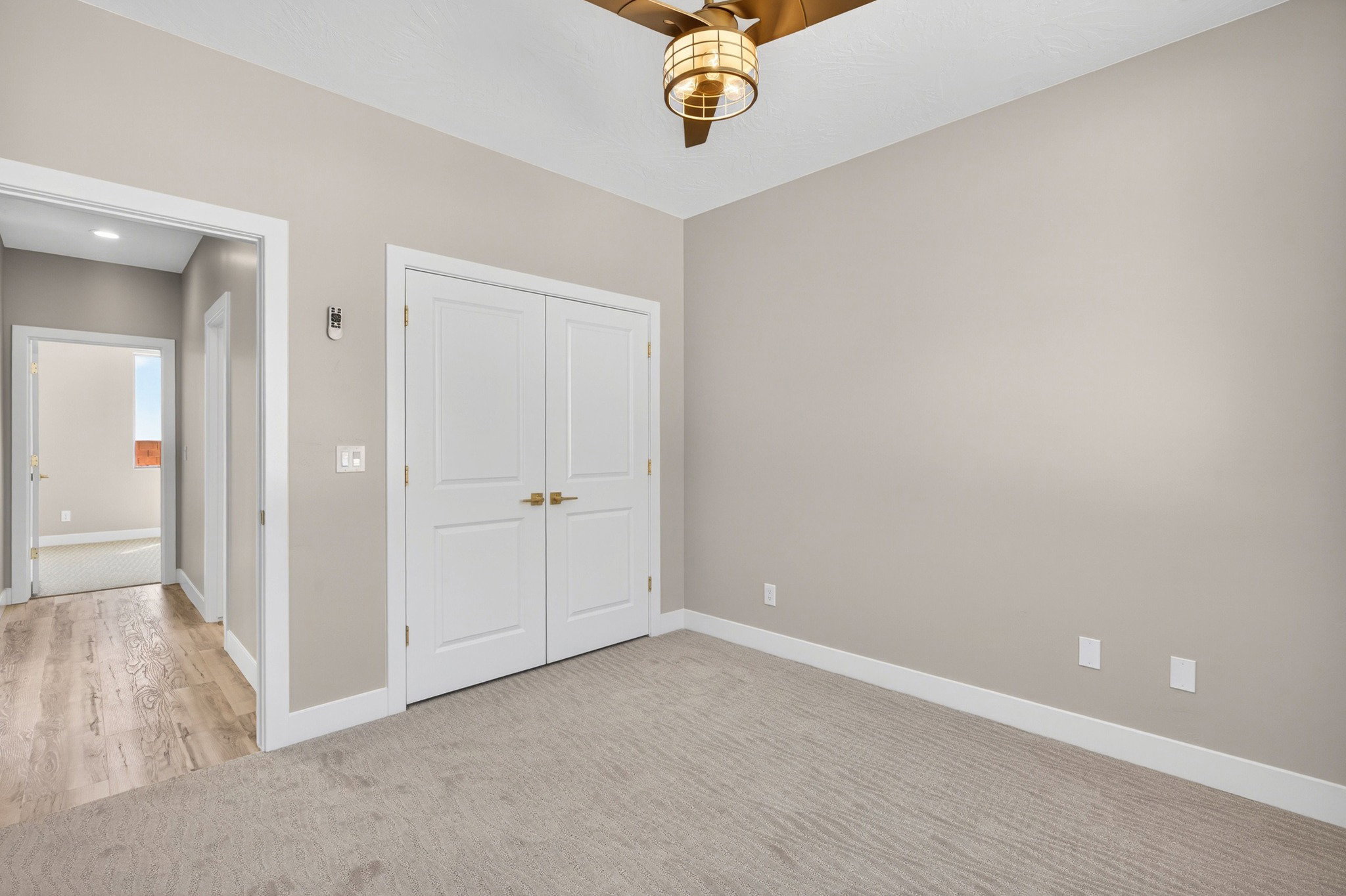 Neutral-toned wall finishes throughout