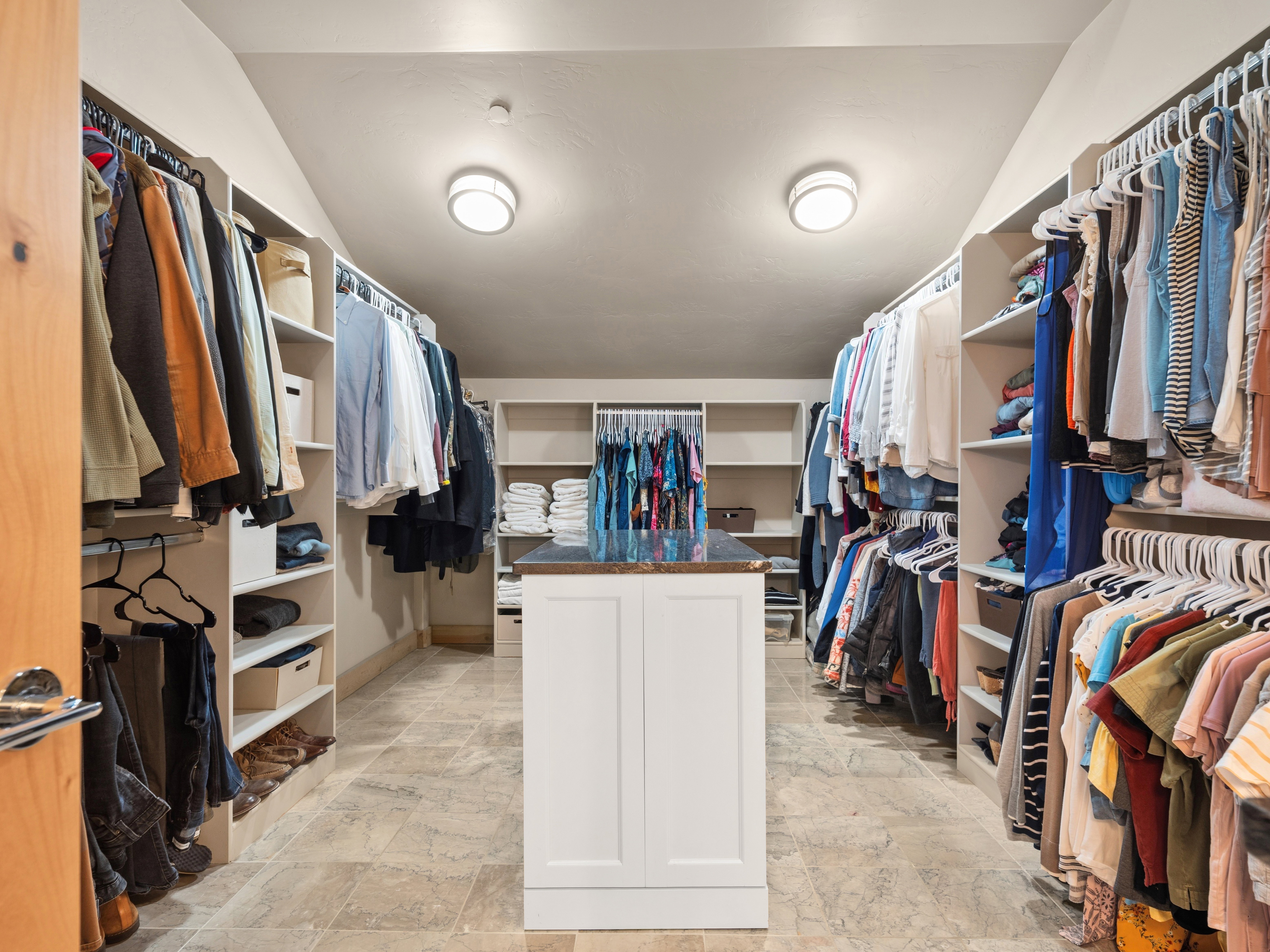 Walk in closet