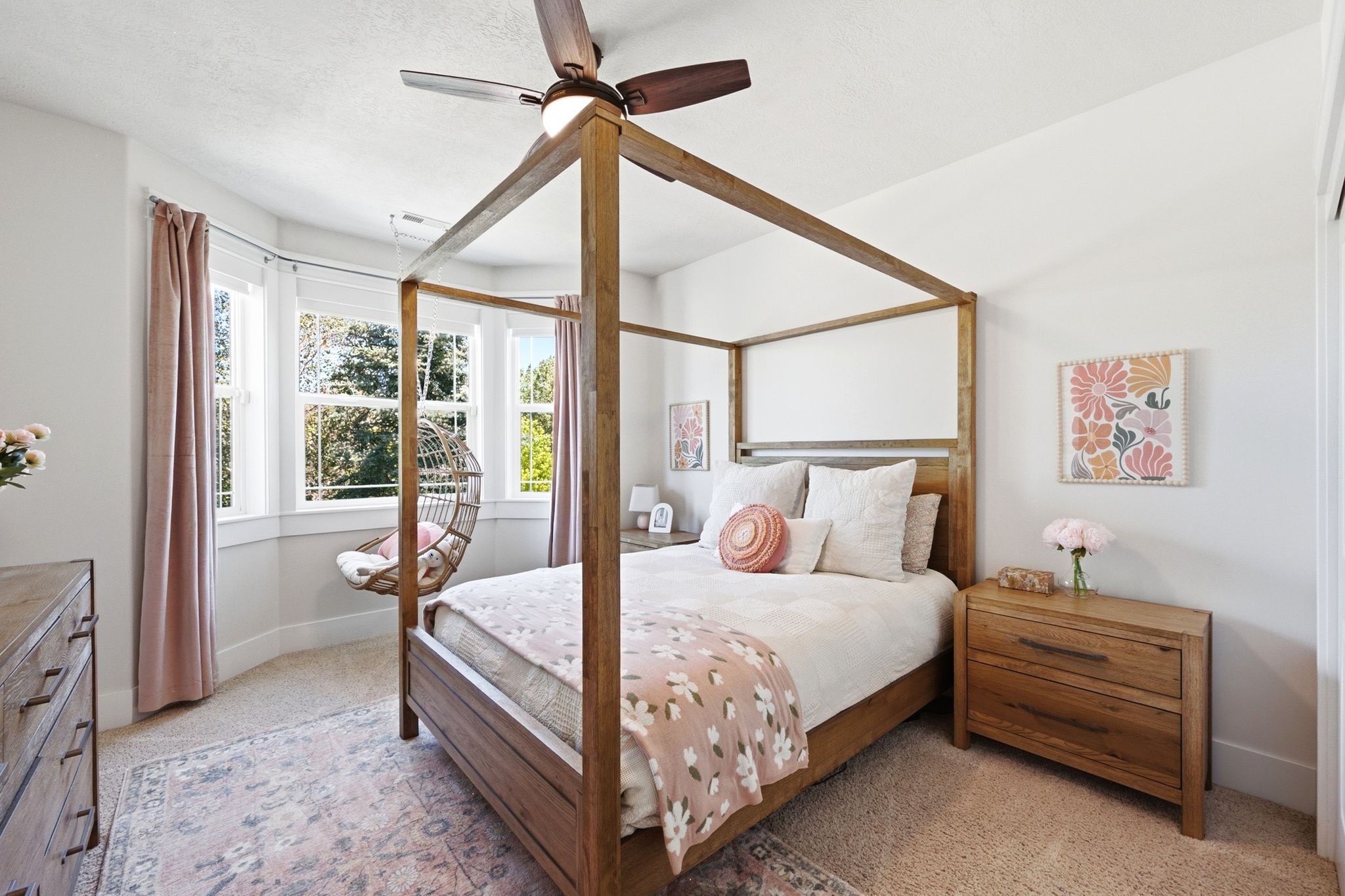 Bay window with multiple double-hung windows