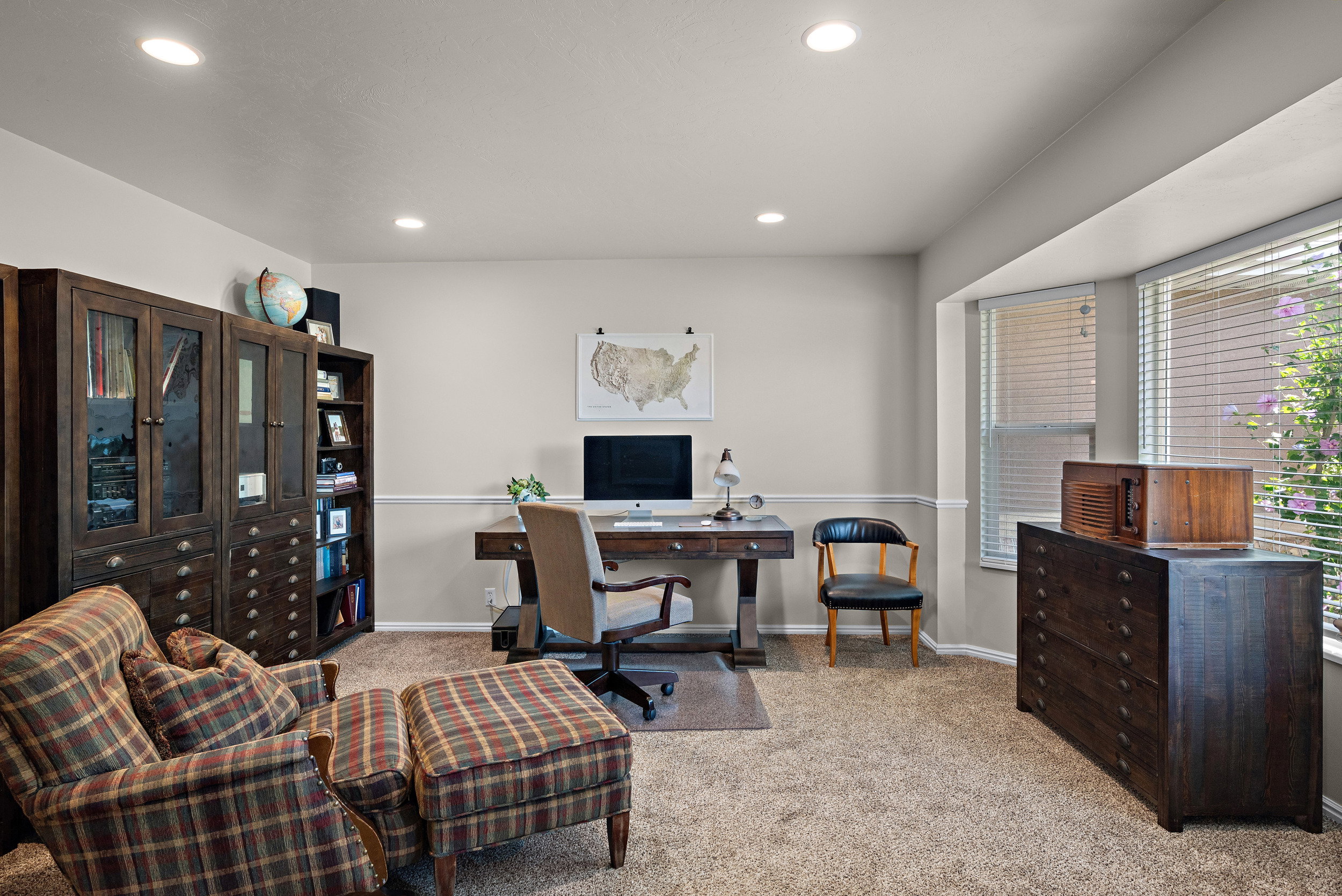 Office/Formal Living Room
