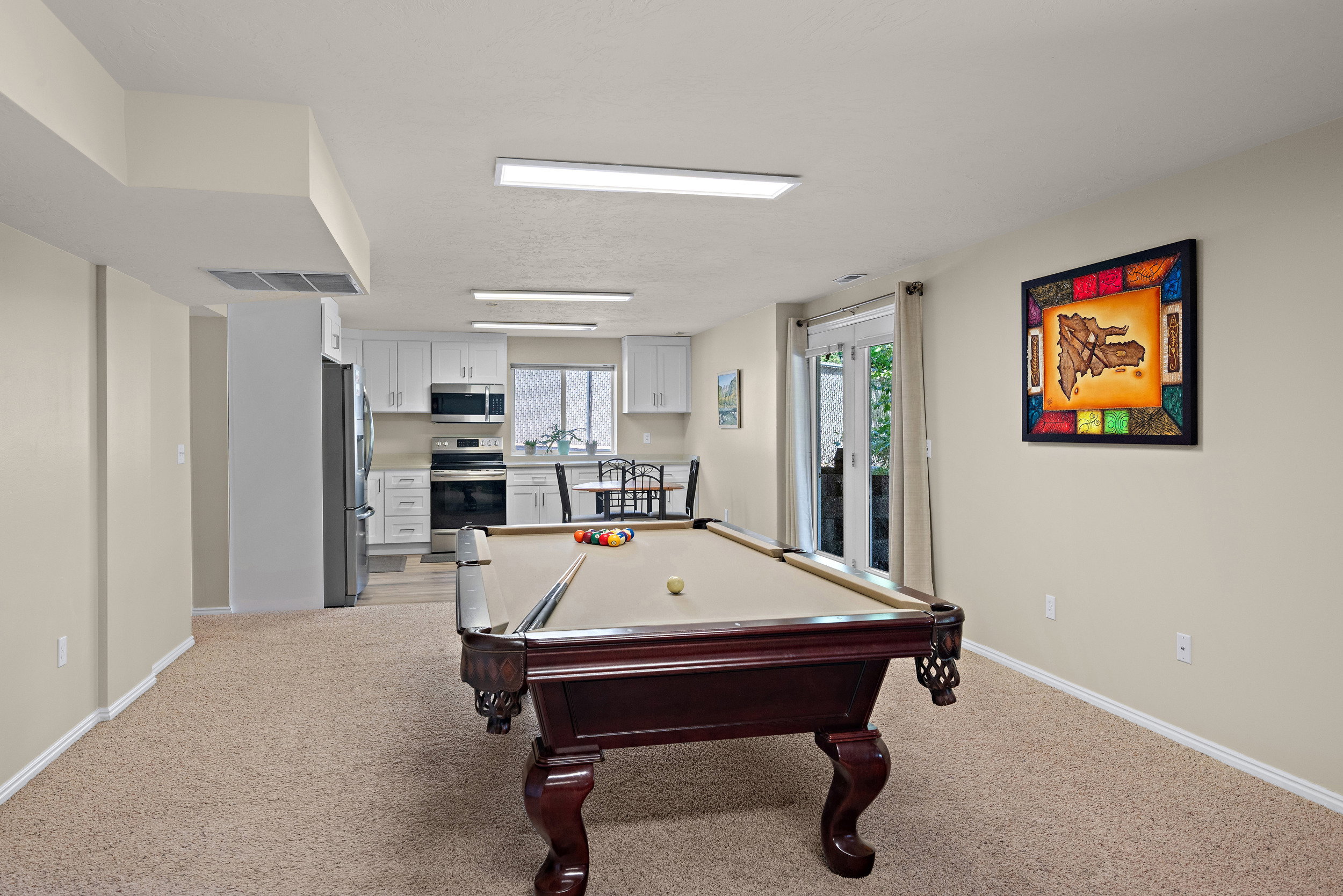 Walkout basement with full kitchen