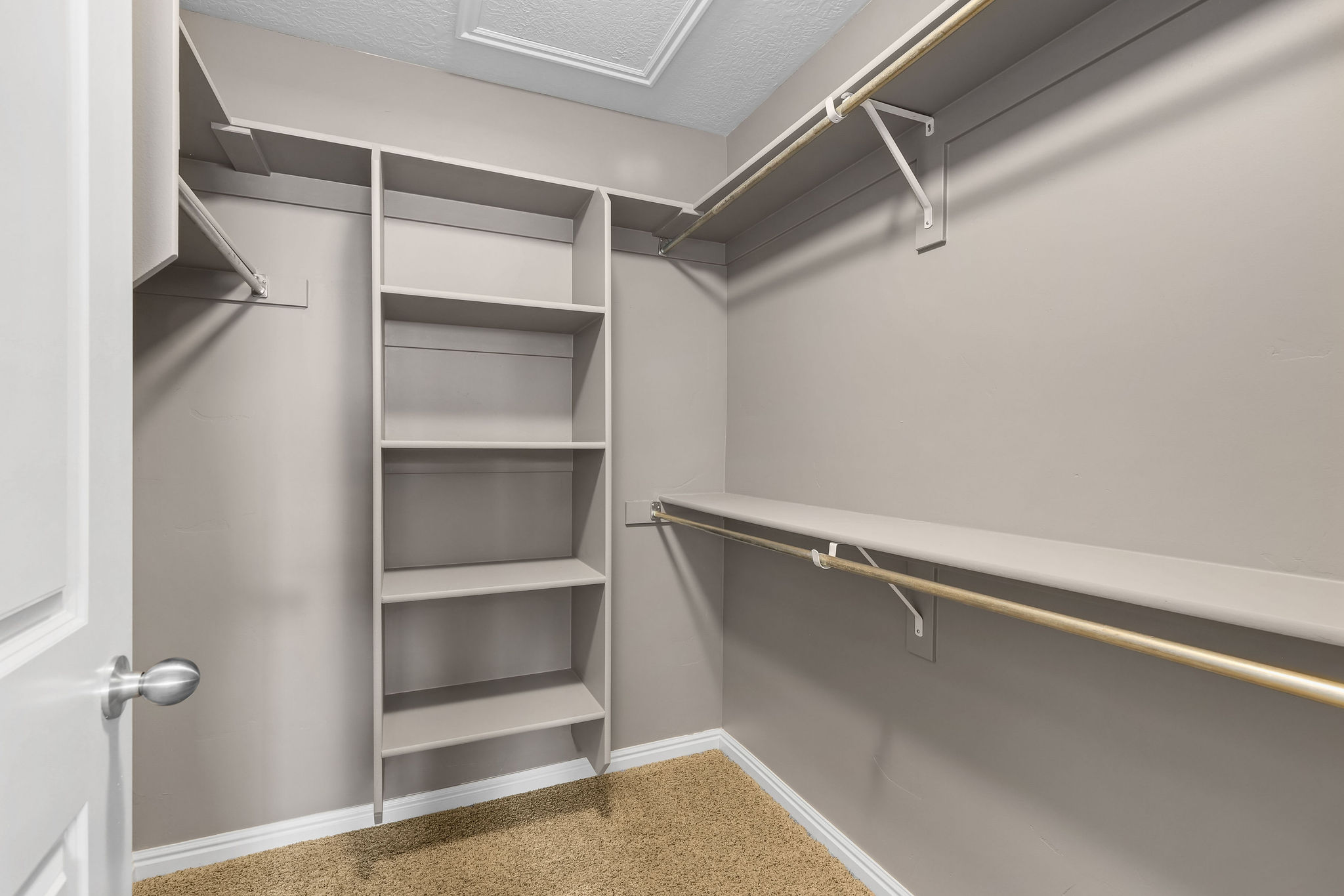 Walk in closet