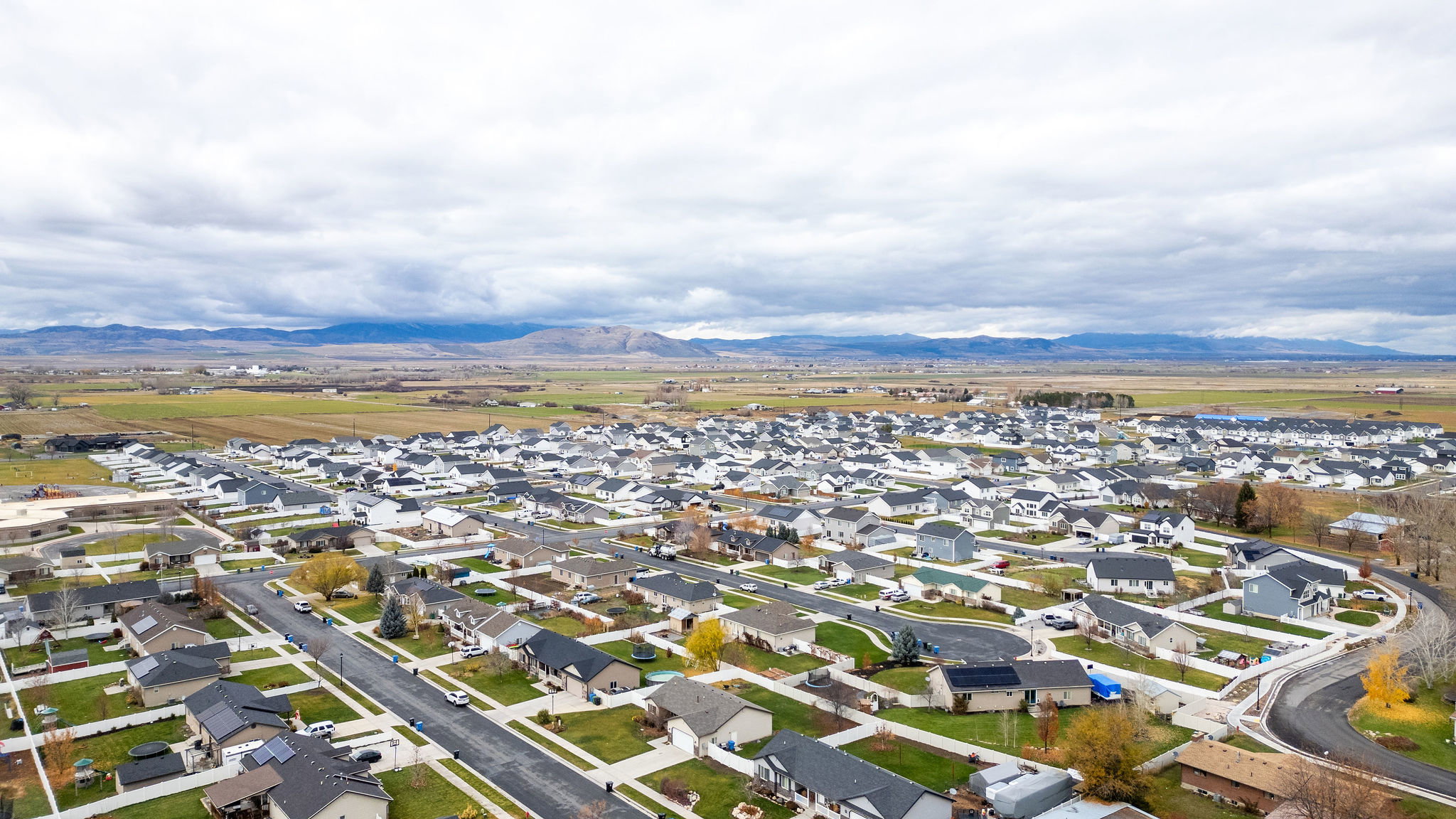 Expansive residential community featuring a variety of single-story and two-story homes