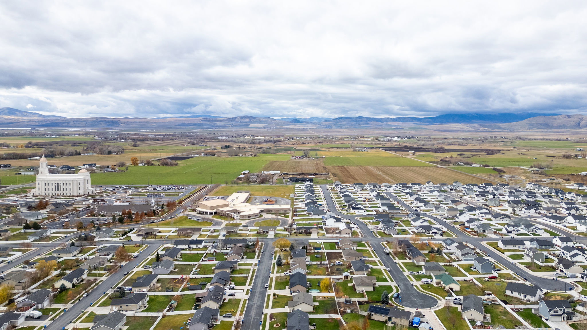 Established neighborhood featuring a range of single-family residences