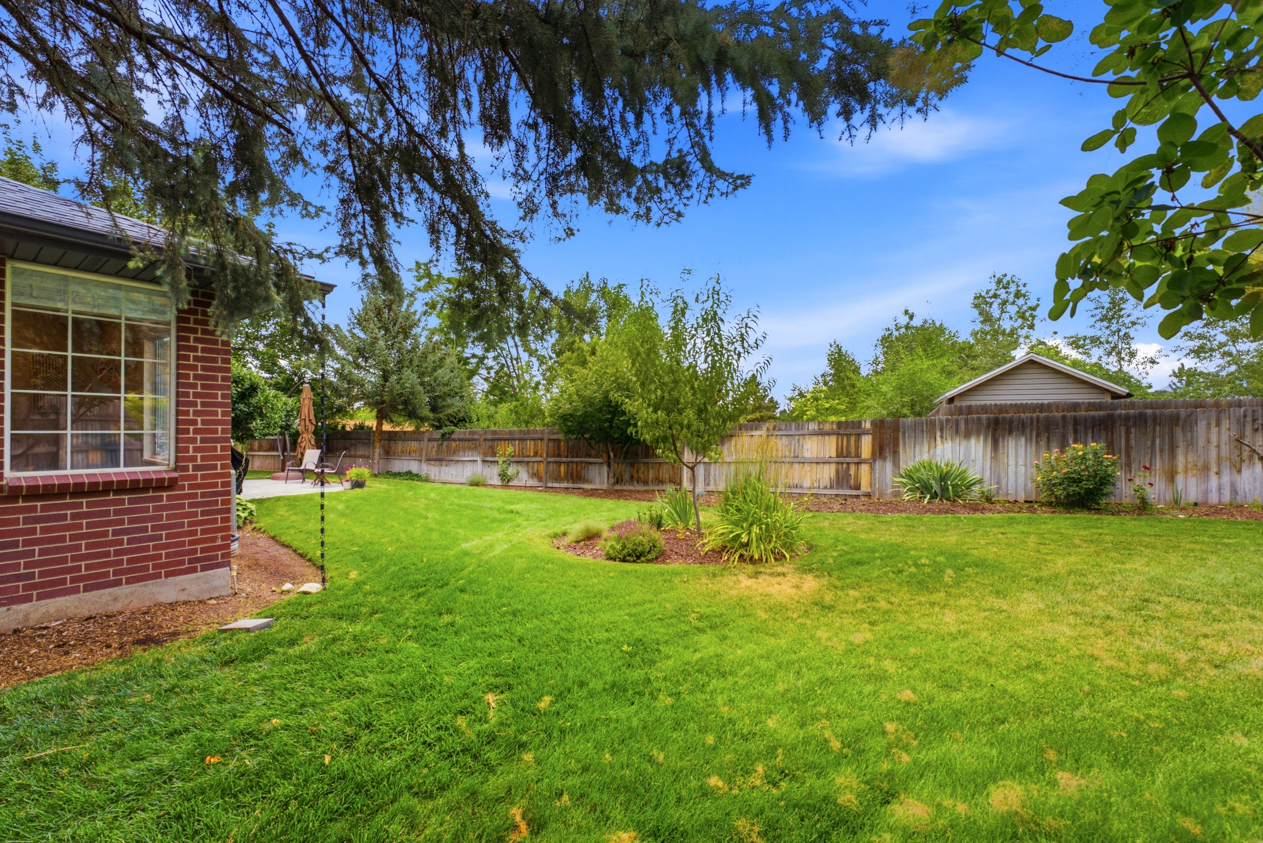 Secluded backyard, fully fenced