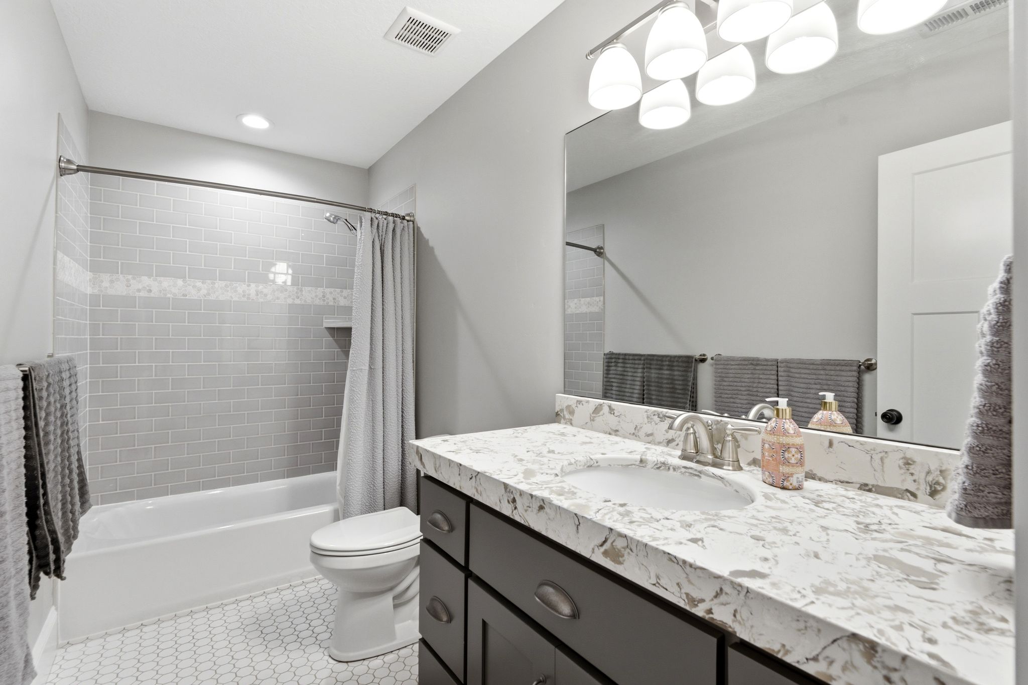 Upper level full bathroom